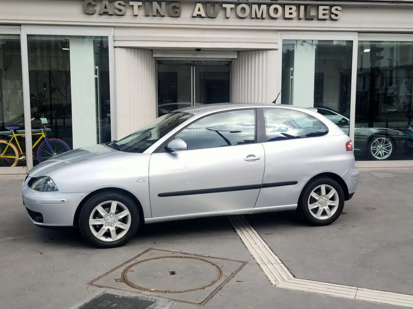 SEAT Ibiza 1.4 16V SPORT EDITION 3P destiné à professionnels Gris - 2