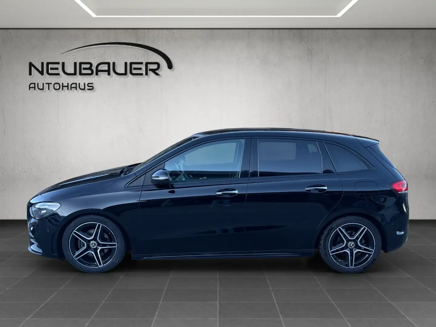 Mercedes-Benz B 200 d AMG Line Distr KeyGo PTS Shz Ambi FAP Schwarz - 2