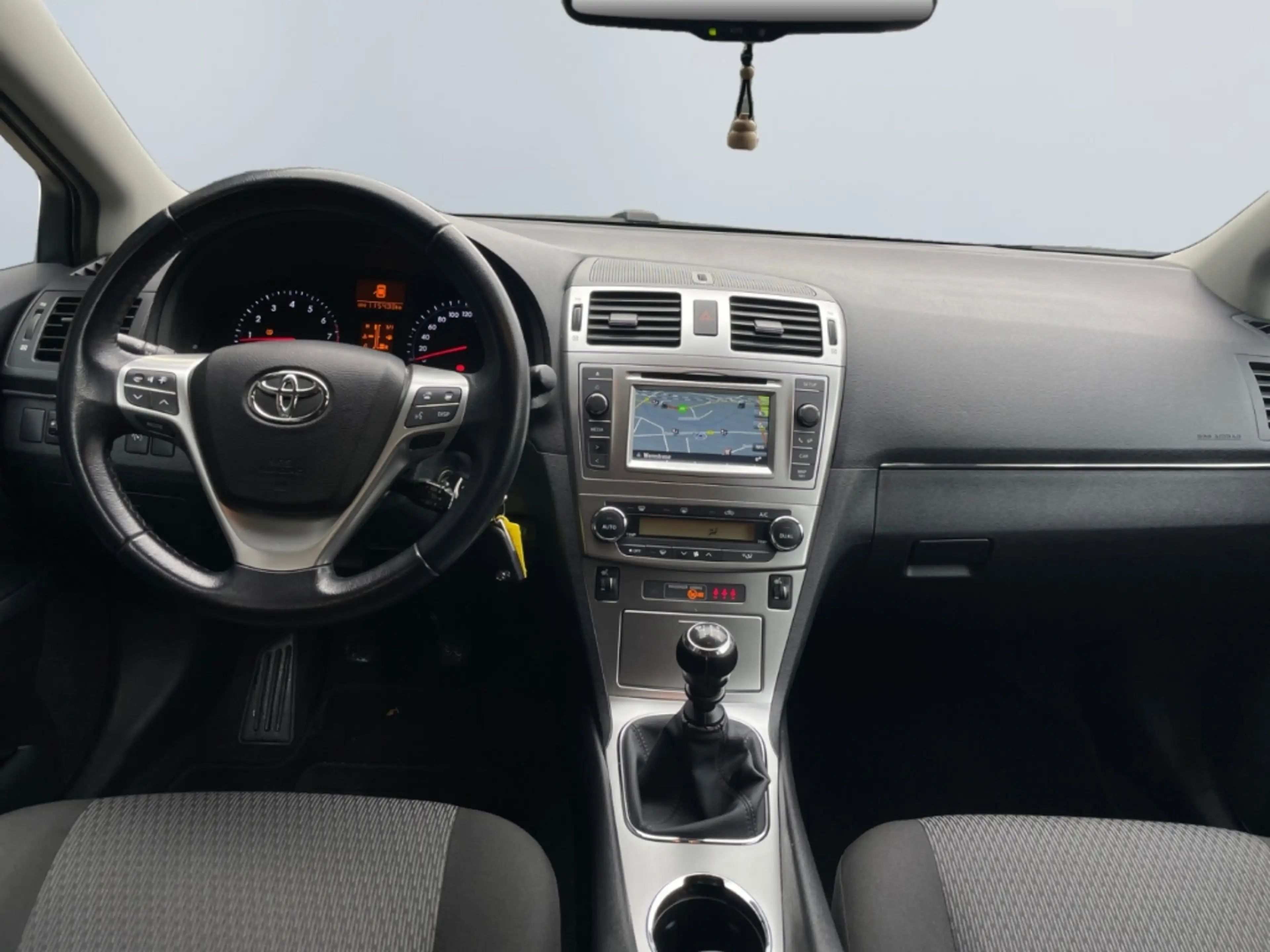 Toyota Avensis Kombi 1.8 Edition *Kamera*SHZ*Bluetooth* — photo 11