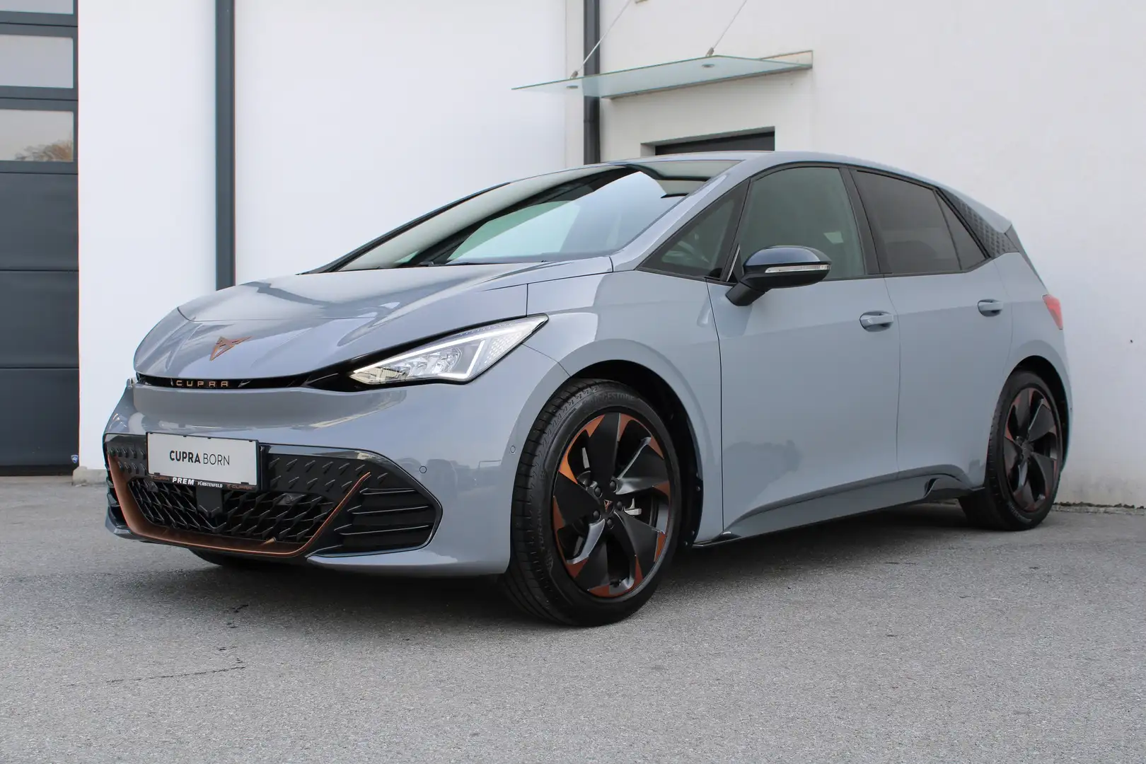 CUPRA Born 58 150KW/204PS mit Wärmepumpe/1.Bes./6.490KM! Grau - 2