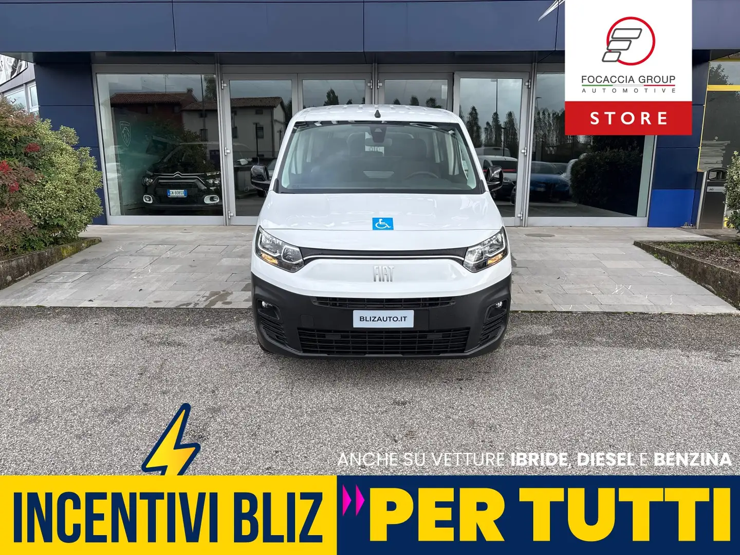 Fiat Doblo Trasporto disabili 4 + 1 con Rampa - 2