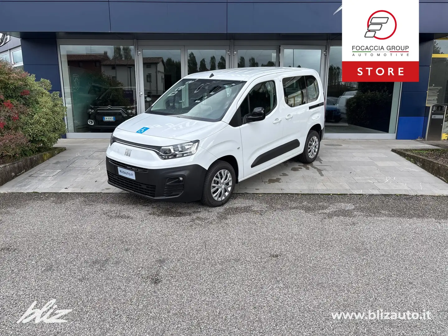 Fiat Doblo Trasporto disabili 4 + 1 con Rampa - 1