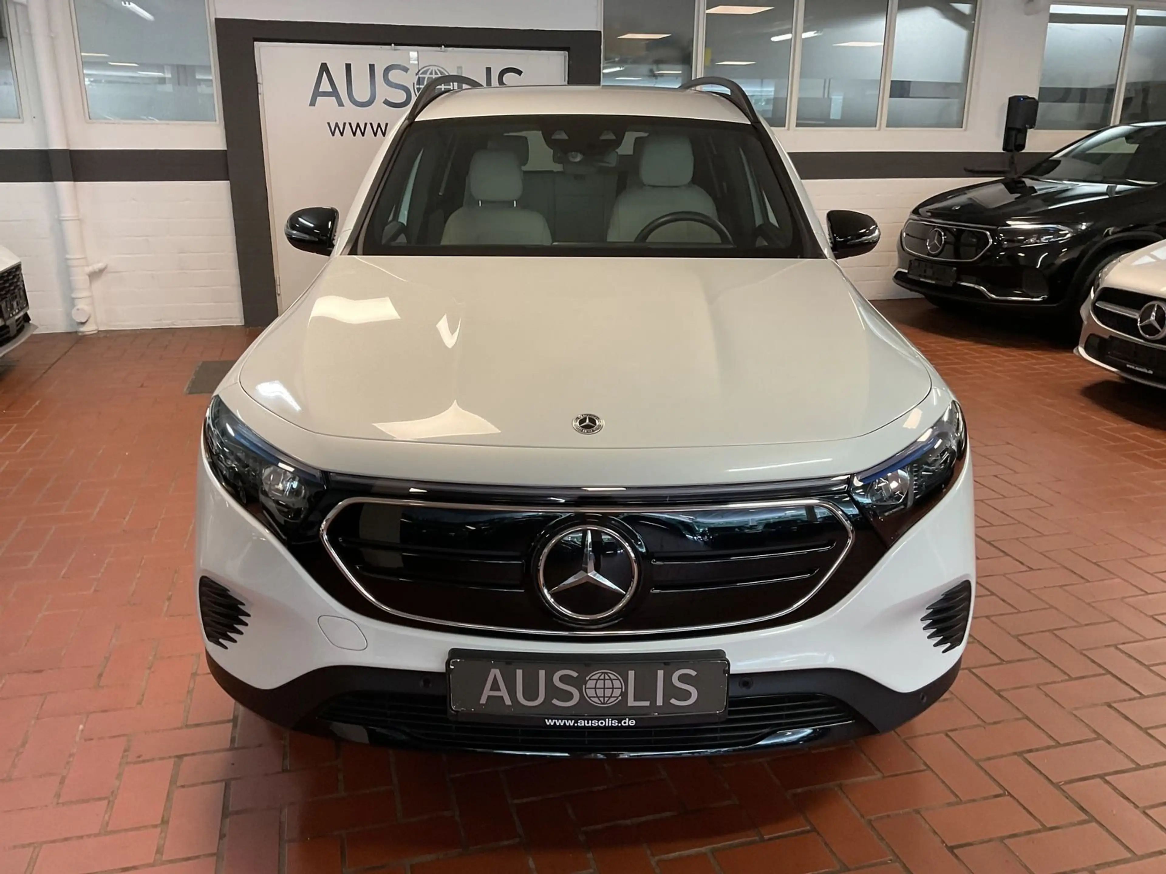 Mercedes-Benz EQB 250 Advanced PLUS Night Paket,Kamera,Media — photo 3