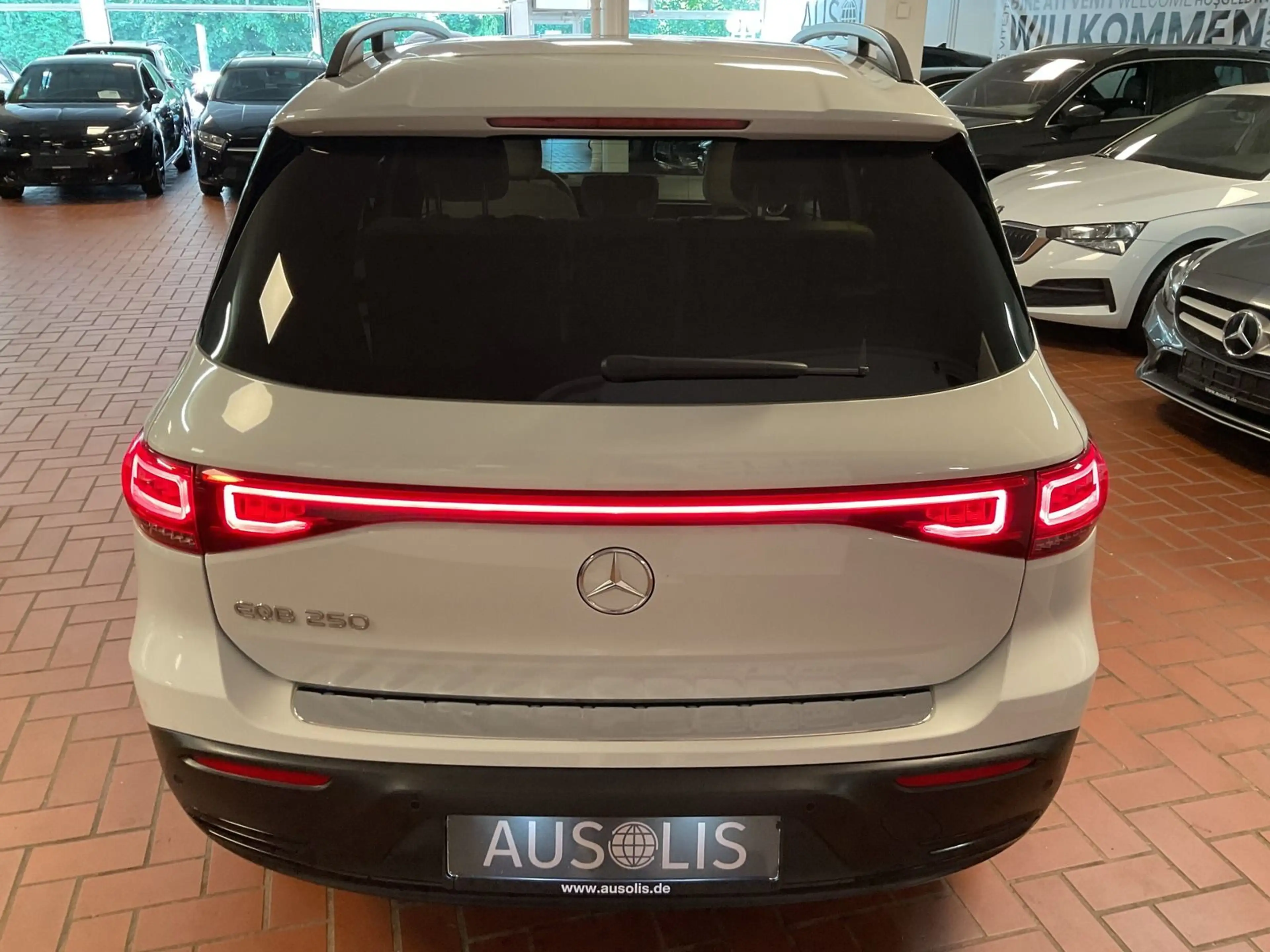 Mercedes-Benz EQB 250 Advanced PLUS Night Paket,Kamera,Media — photo 6