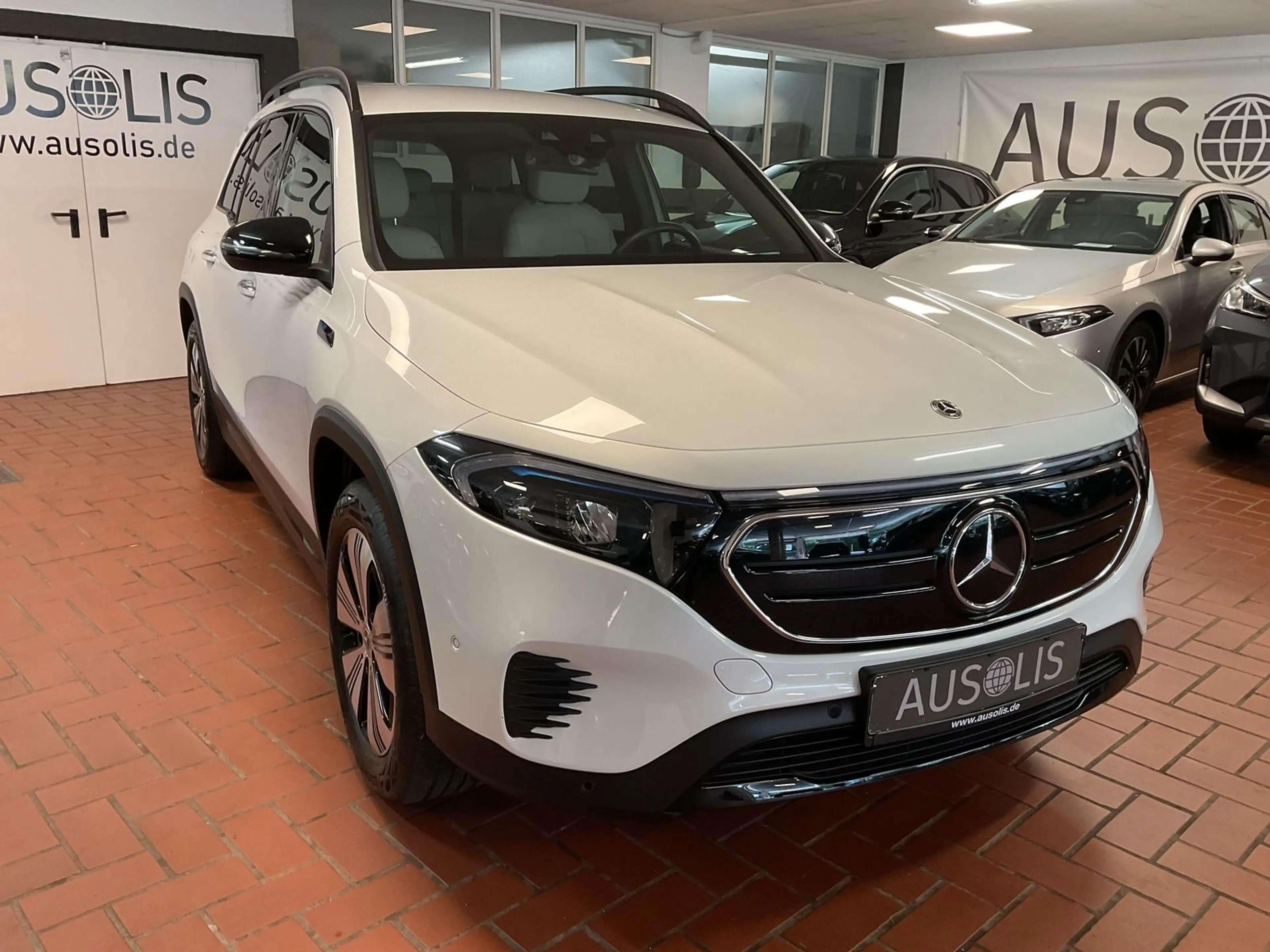 Mercedes-Benz EQB 250 Advanced PLUS Night Paket,Kamera,Media — photo 2