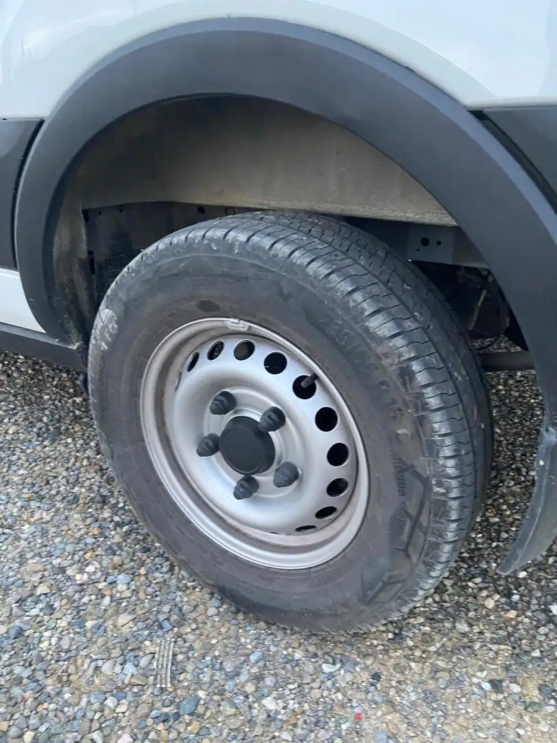 Ford Transit FT 350 L3 Chasis Ambiente Tr. Tra. 130 Ambiente Blanco - 2