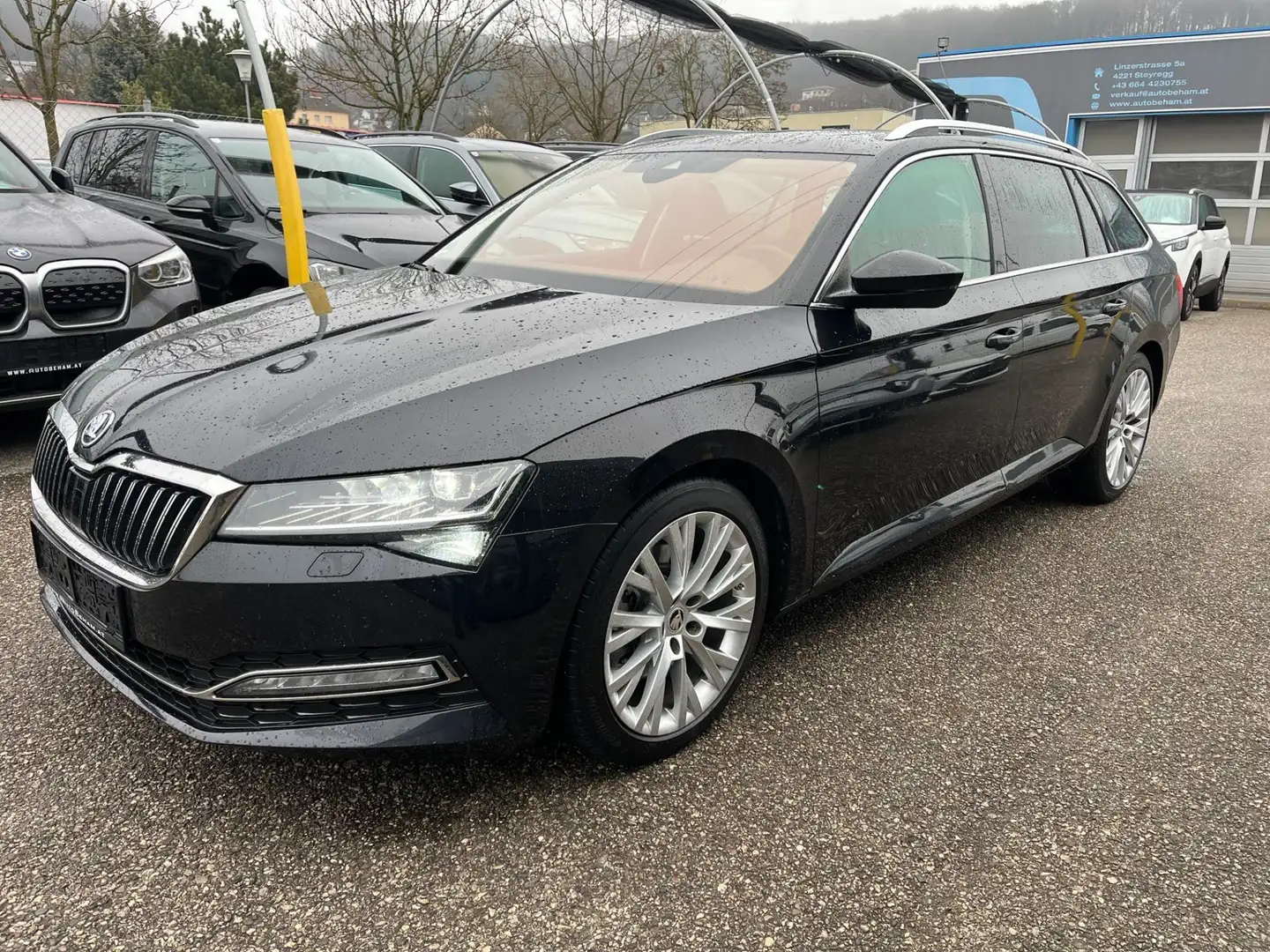 Skoda Superb Kombi 2,0 TDI Style DSG Pano-AHK-Virtual Schwarz - 1