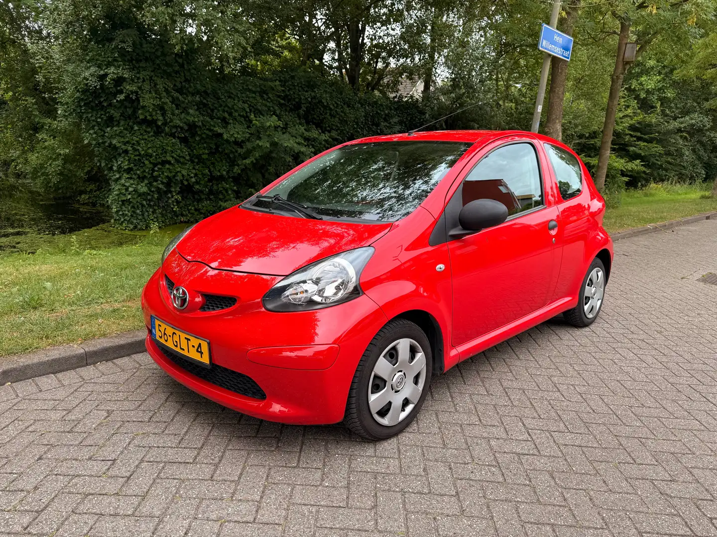 Toyota Aygo Aygo 1.0-12V Rood - 1