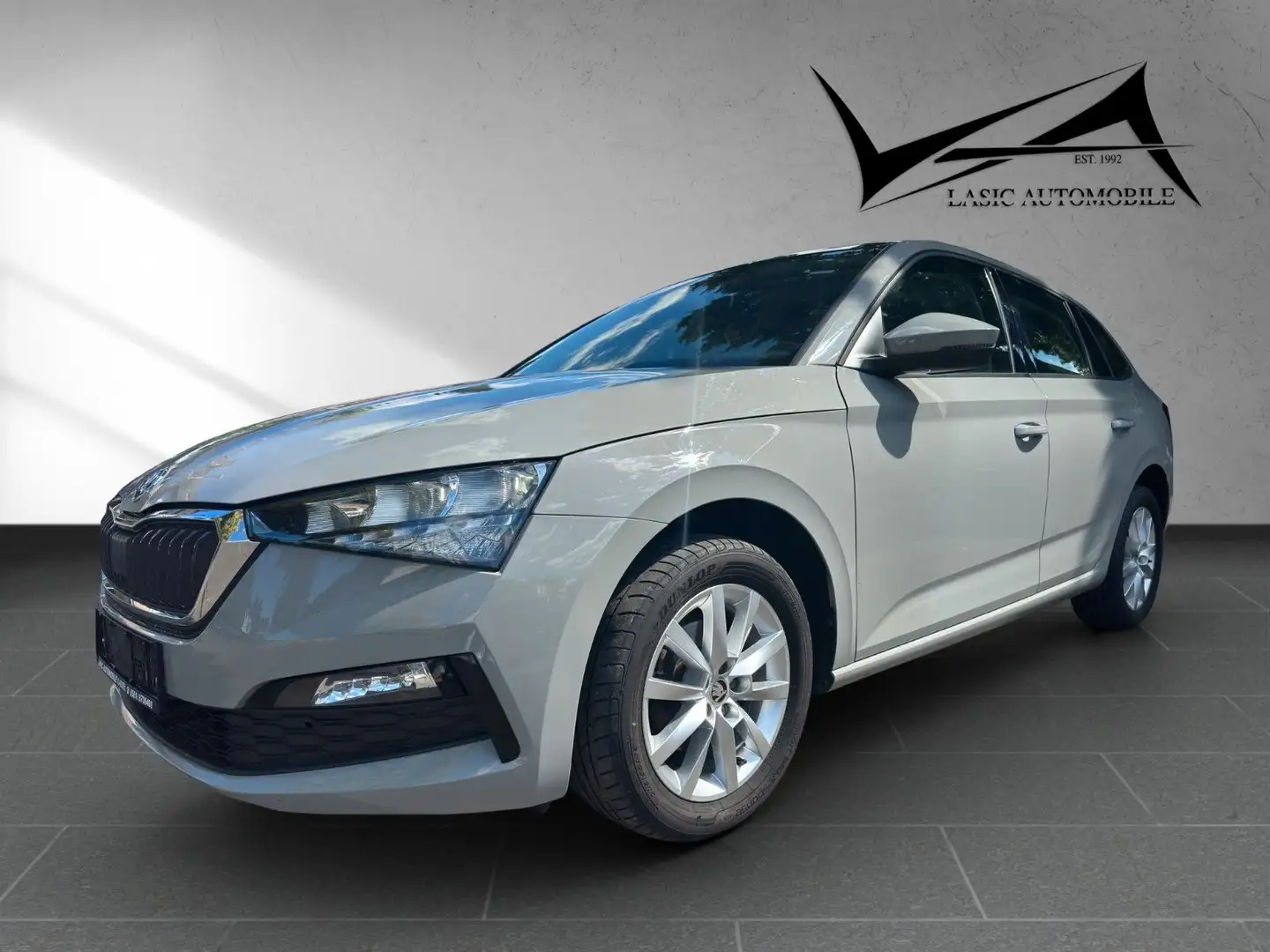 Skoda Scala Ambition 1.6 TDI DSG Navi/Pano/LED/AID Grijs - 1