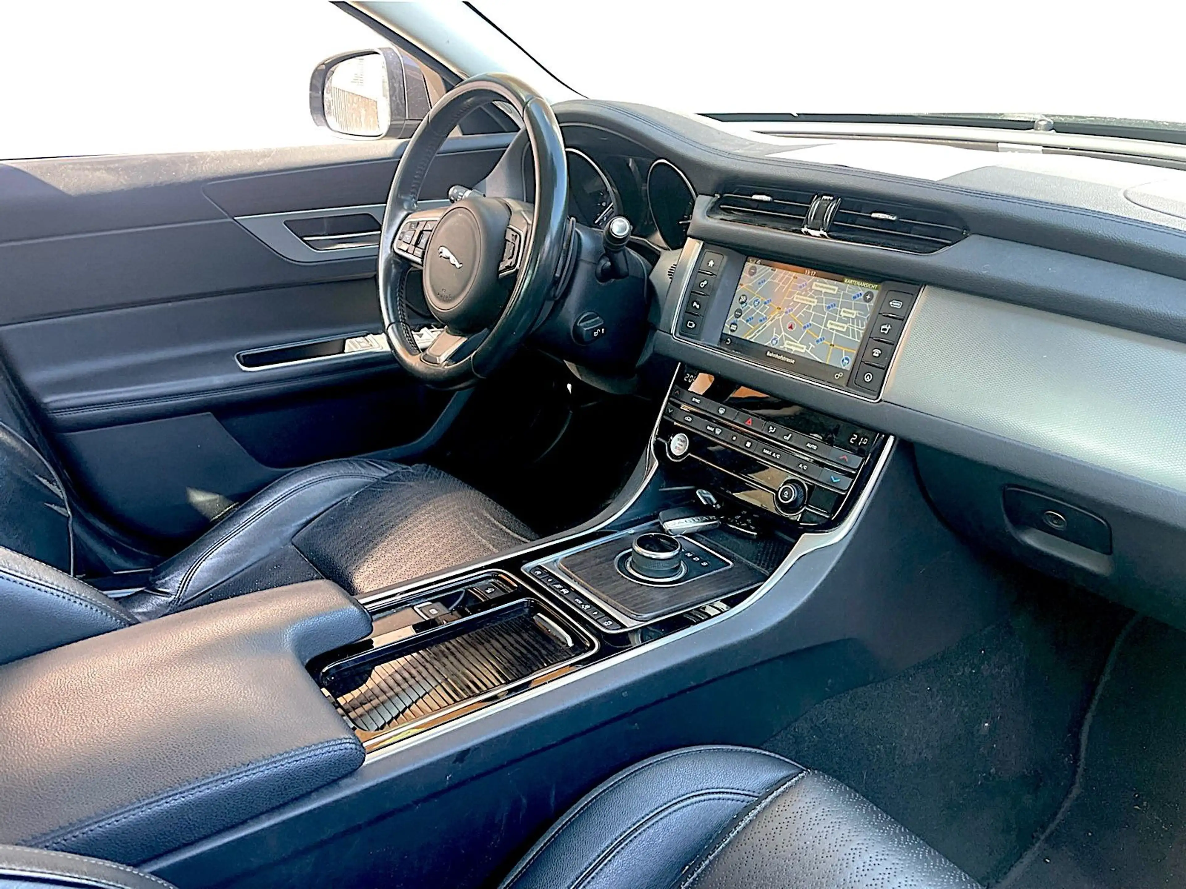 Jaguar XF 2.0d*LEDER*STEUERKETTEN NEU*TÜV NEU* — photo 11