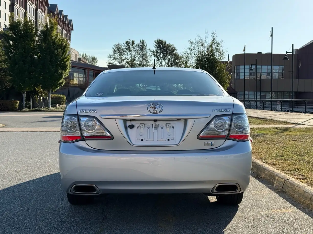 Toyota Crown снимка Toyota Crown