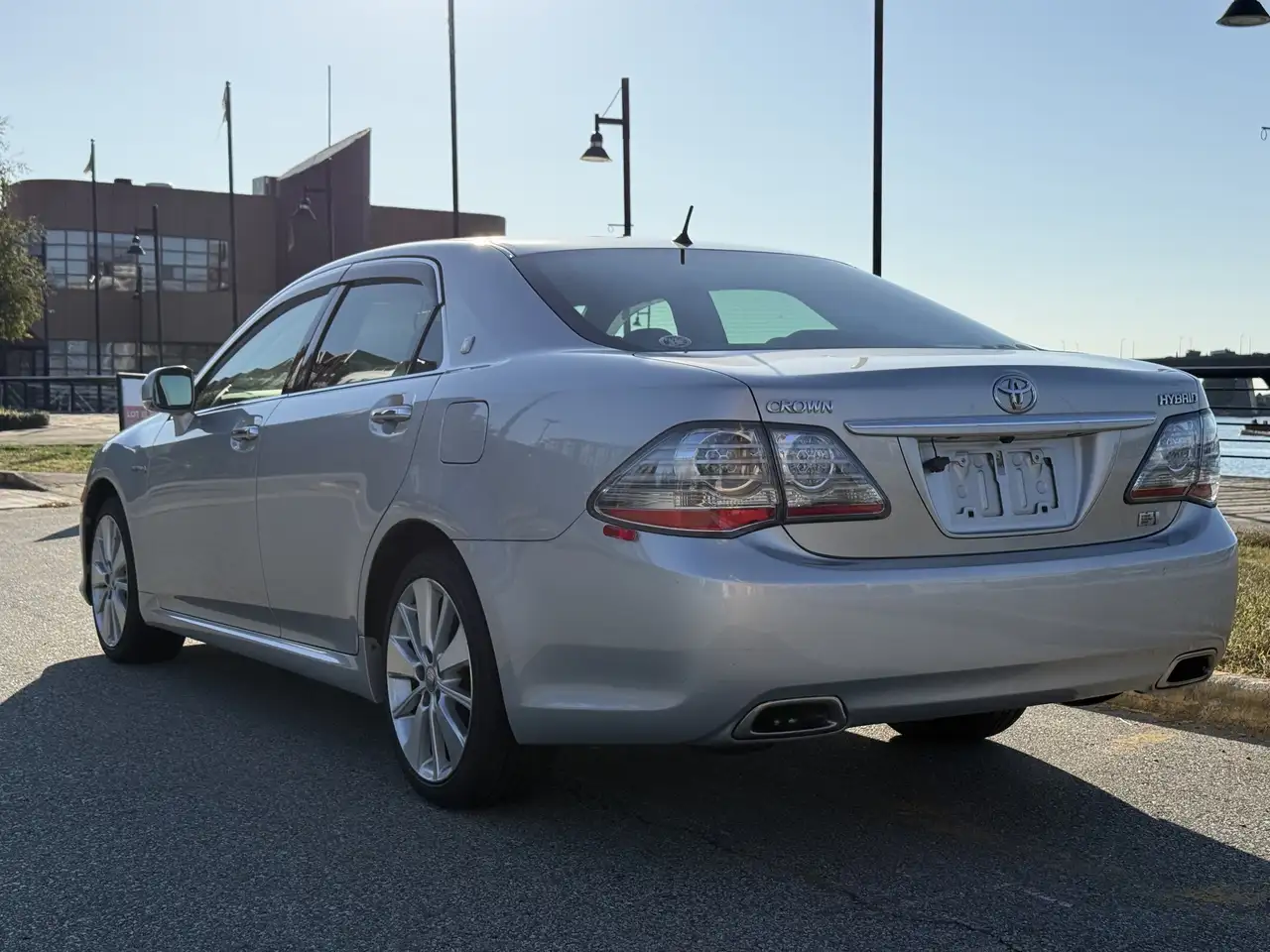 Toyota Crown снимка Toyota Crown