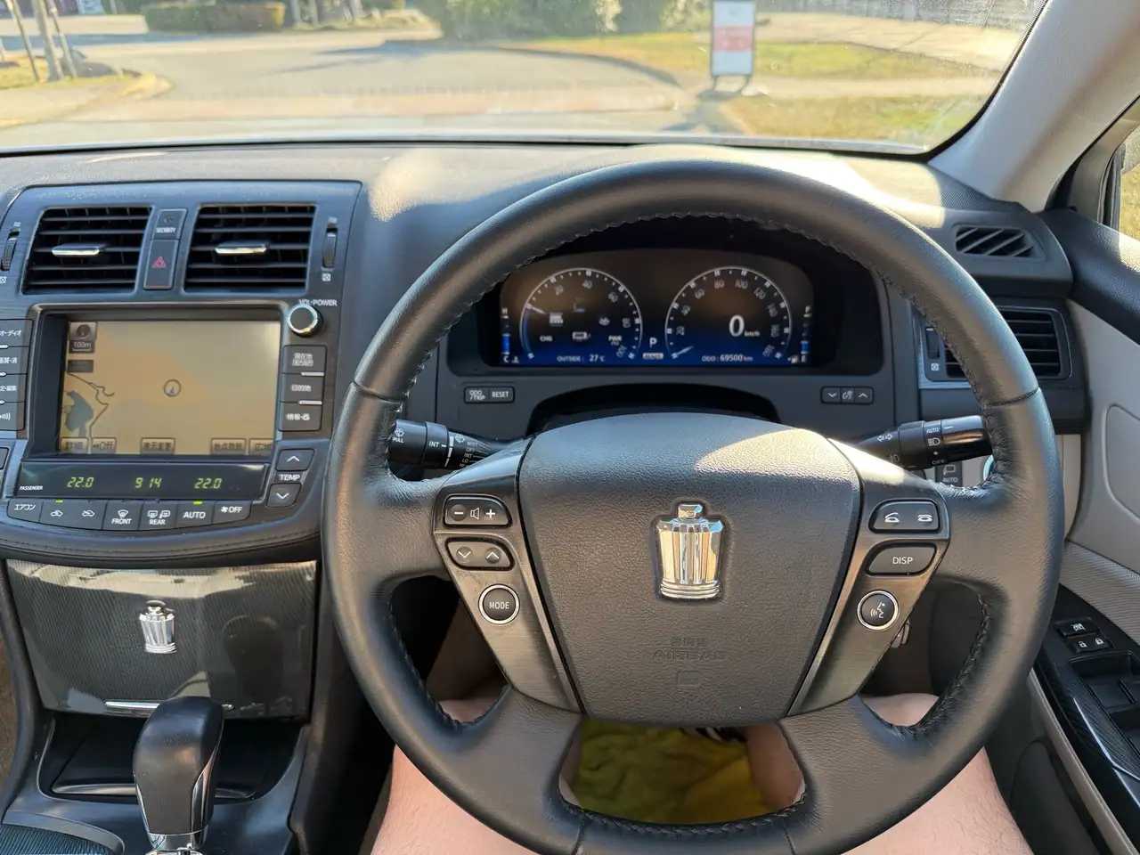 Toyota Crown снимка Toyota Crown