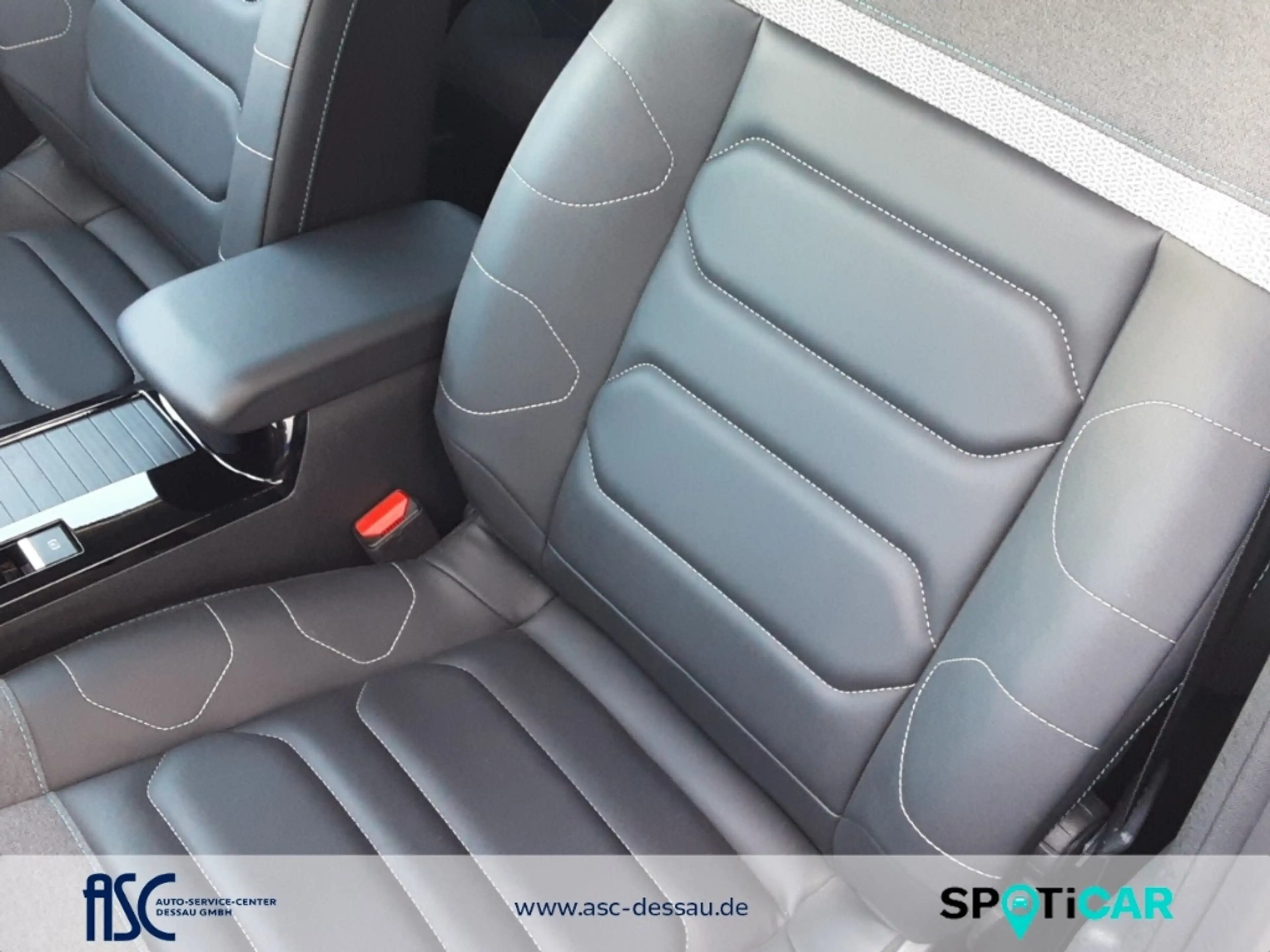 Citroen C4 PureTech 130 S&S MAX — photo 11