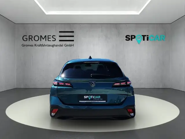 Peugeot 308 SW view 4