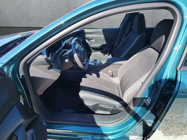 Peugeot 308 SW view 9