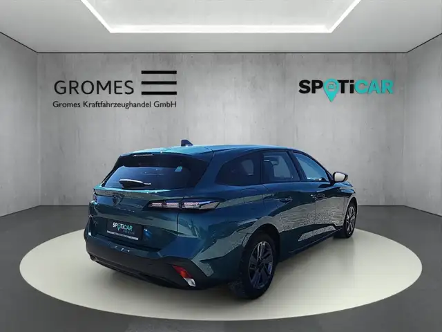 Peugeot 308 SW view 3