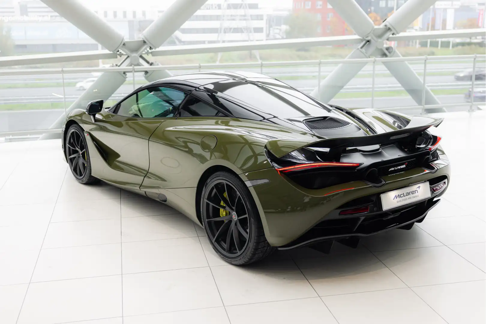McLaren 720S 4.0 V8 Performance | CF Pack 1/2/3 | Carbon Roof | Blauw - 2