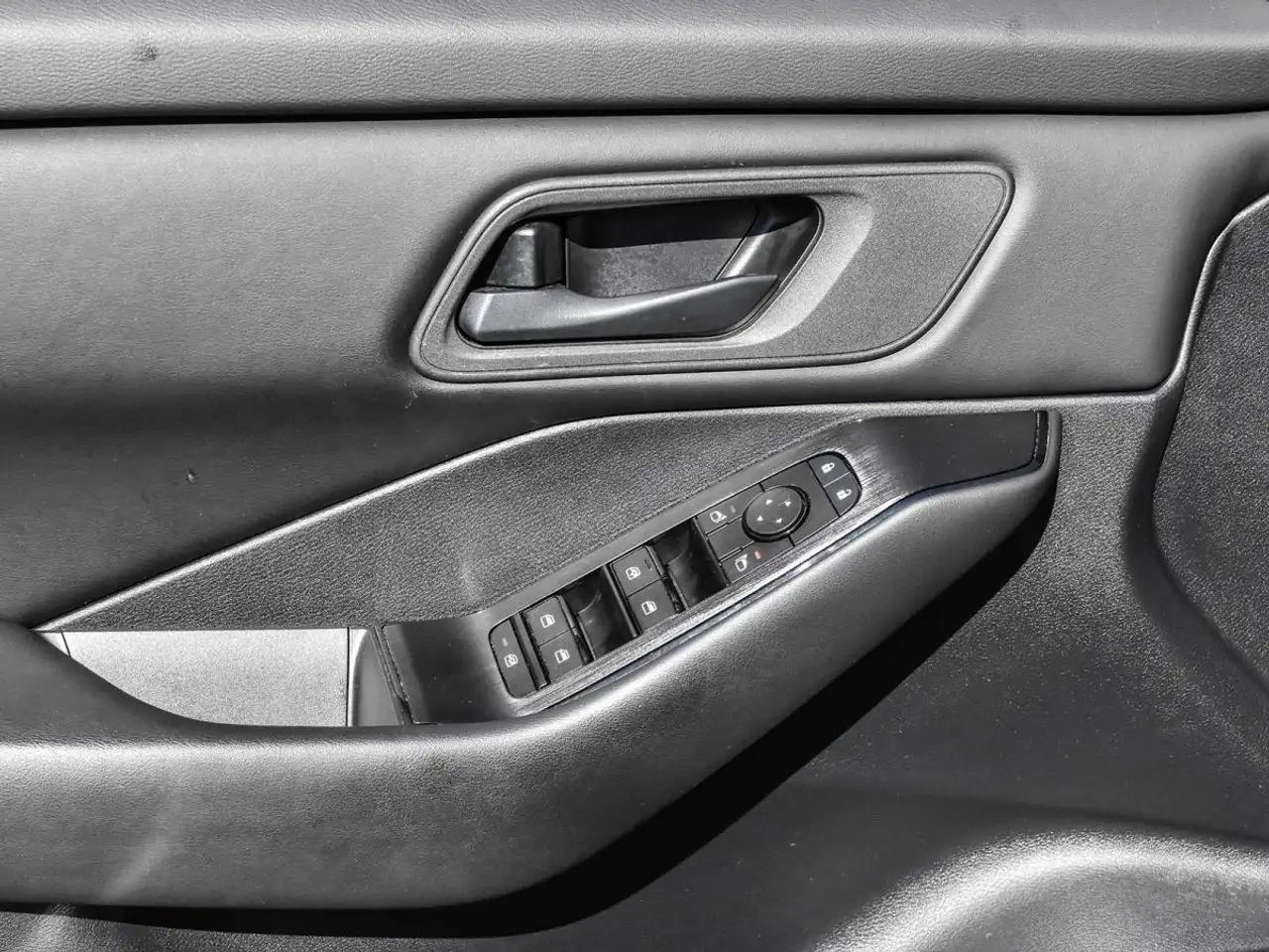 Nissan Rogue fotografie Nissan Rogue