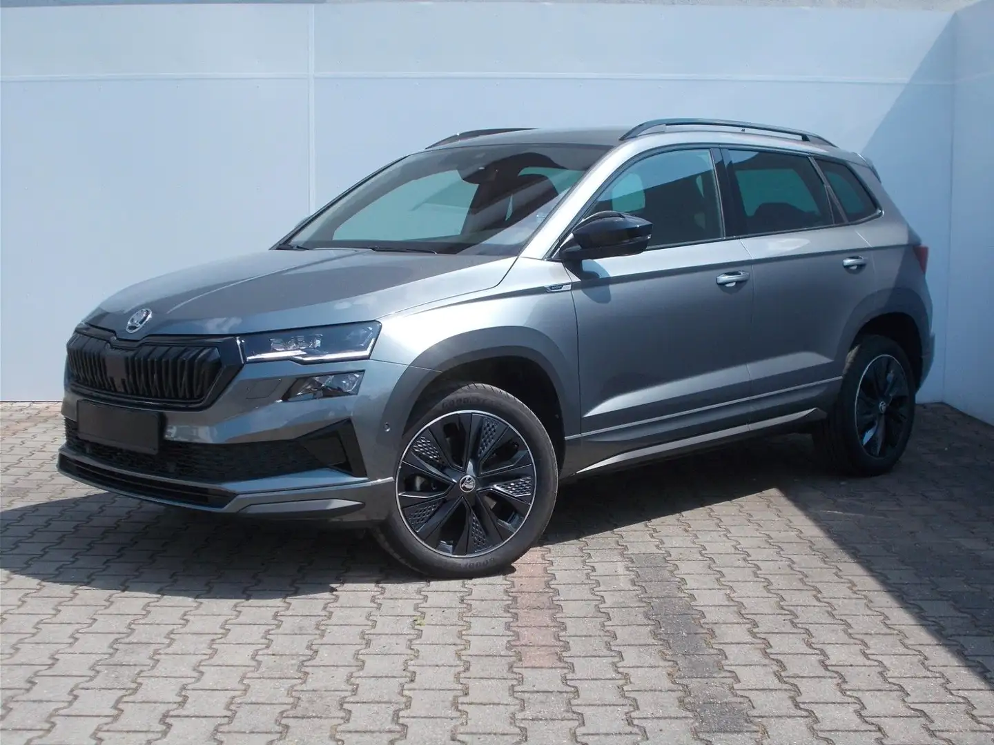 Skoda Karoq 1.5 TSI Sportline * DSG * Navi *LED *360° Grigio - 2