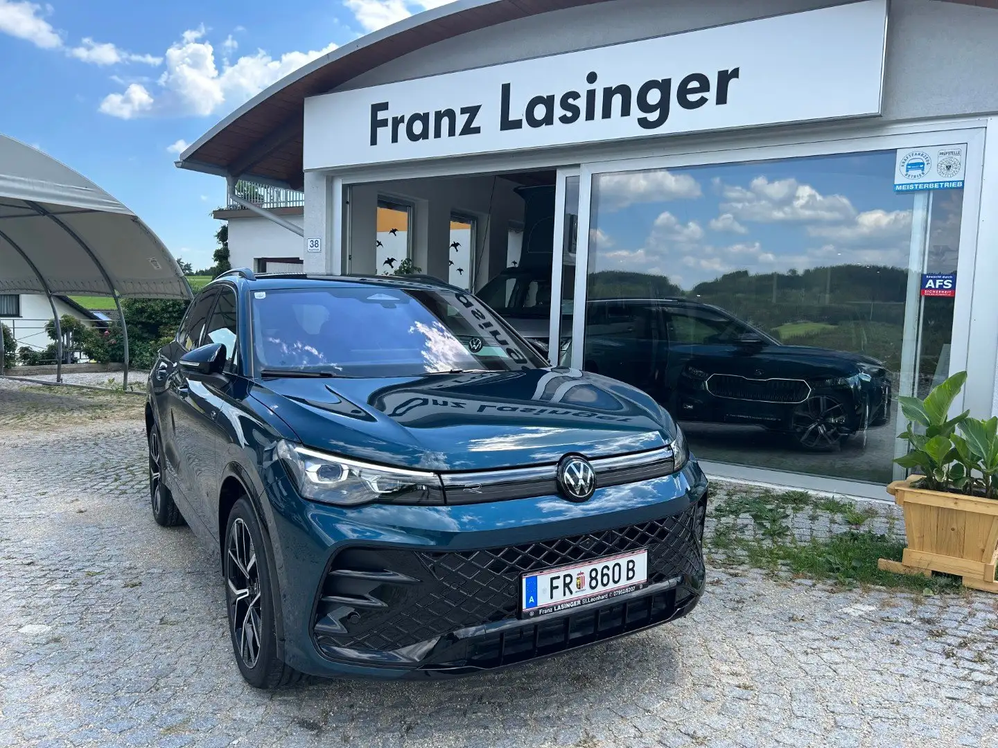 Volkswagen Tiguan Sport TDI 4MOTION DSG Blau - 2