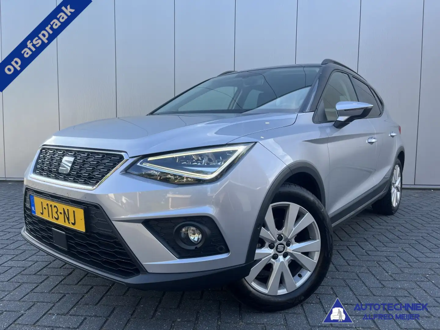 SEAT Arona 1.0 TSI Style Carplay Trekhaak PDC Grijs - 1
