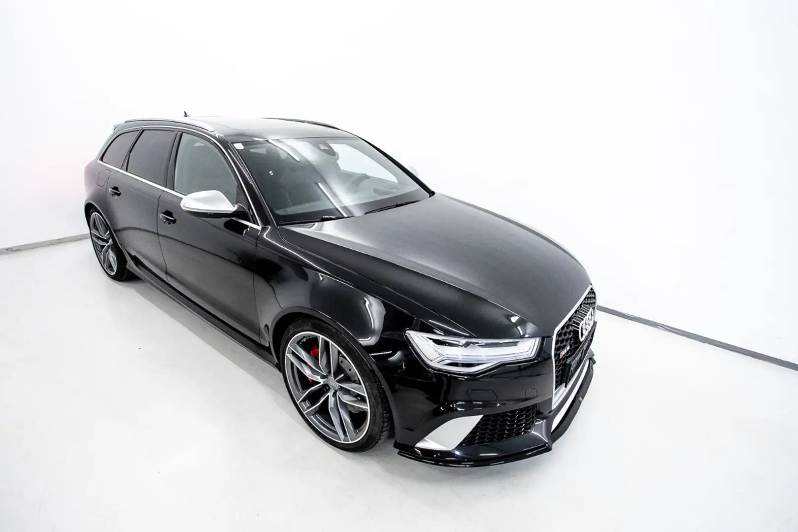 Audi RS6 Avant 4,0 TFSI COD tiptronic | Sky | HUD | Akra... Schwarz - 2