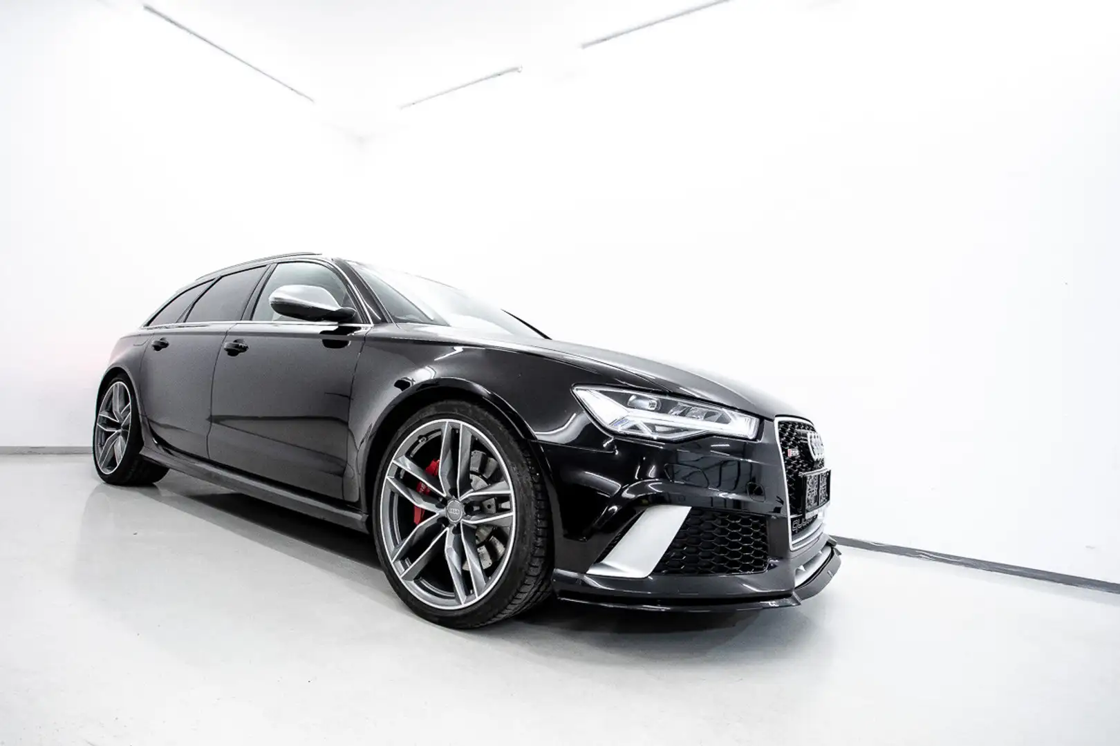 Audi RS6 Avant 4,0 TFSI COD tiptronic | Sky | HUD | Akra... Schwarz - 1