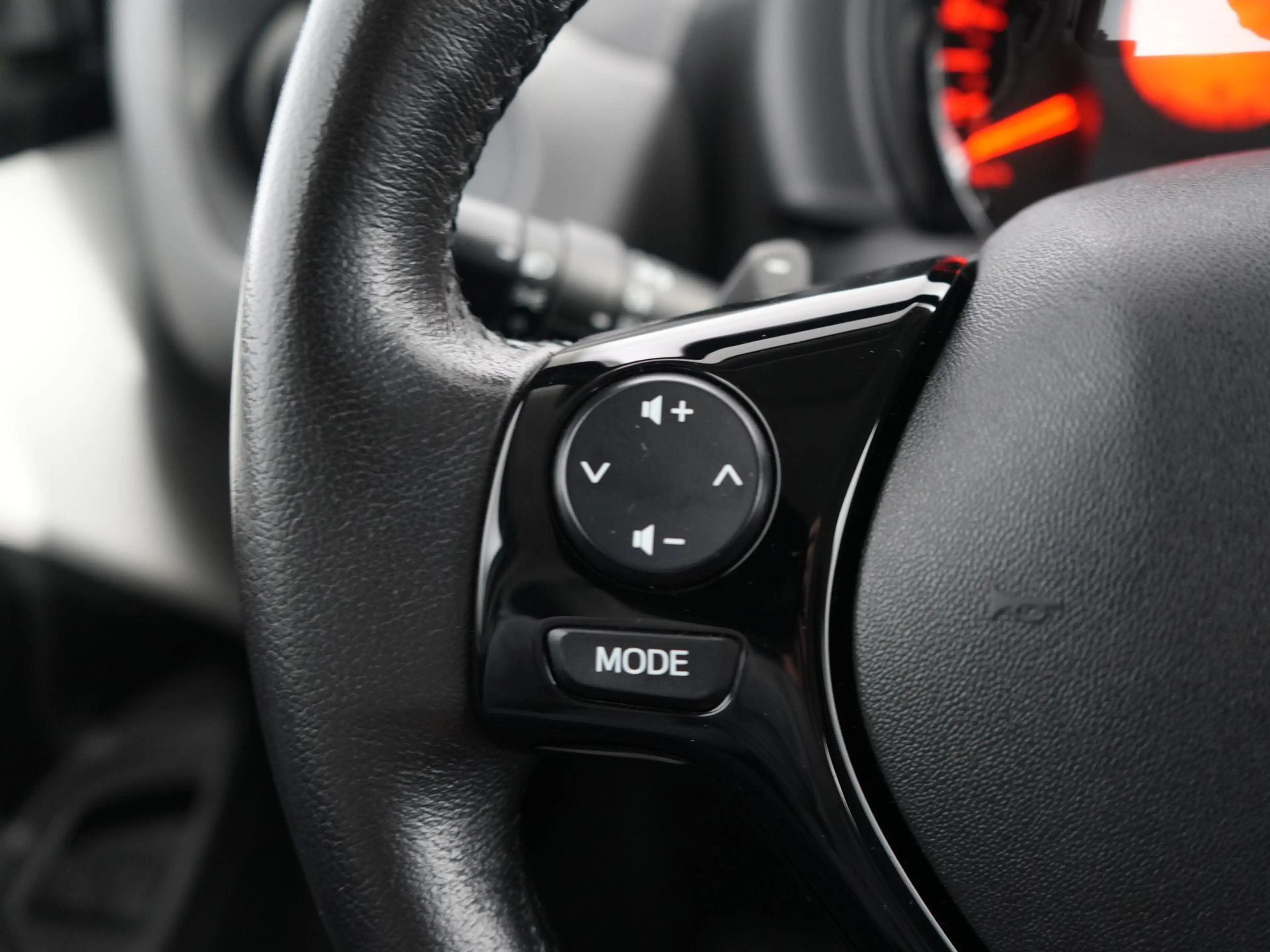 Peugeot 108 1.0 e-VTi Active | Automaat | Airco | Bleutooth | — photo 16