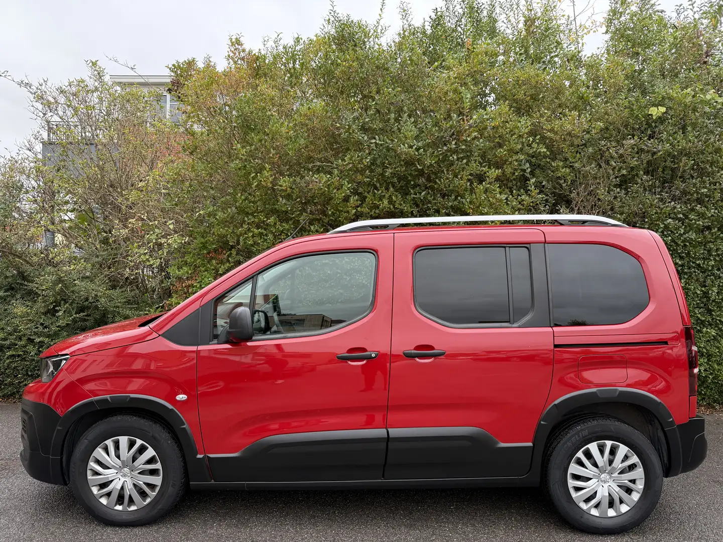 Peugeot Rifter 1.2+7 PLACES+AIRCO+CARNET+EURO 6D Rouge - 2