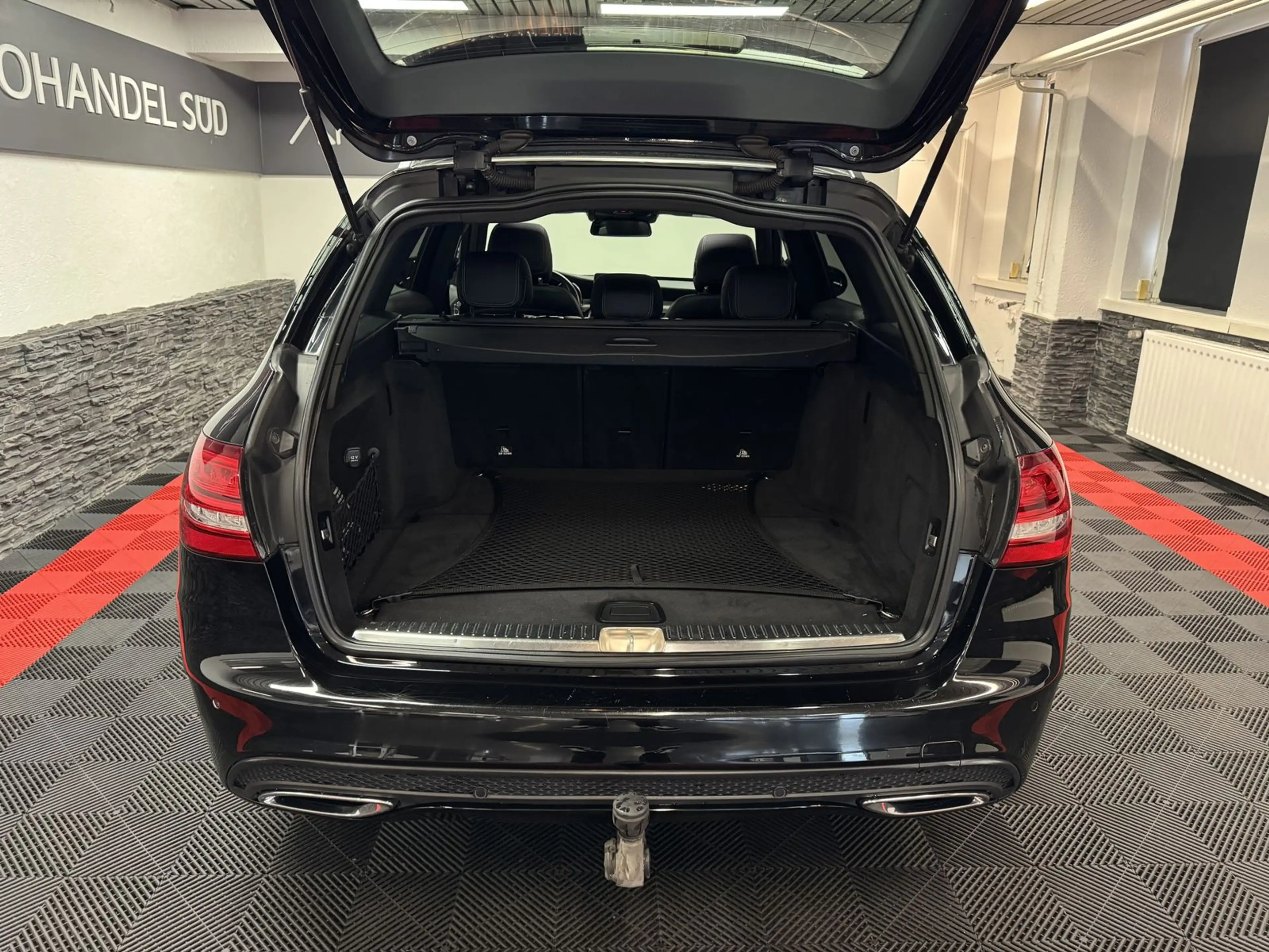 Mercedes-Benz C 250 d T 4M*AMG-LINE*LUFT*PANO*HUD*AHK* — photo 7