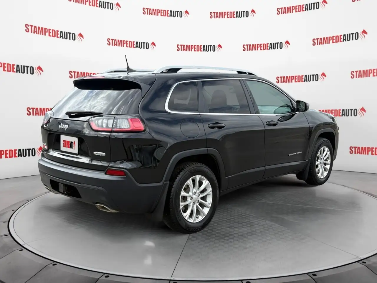 Jeep Cherokee снимка Jeep Cherokee