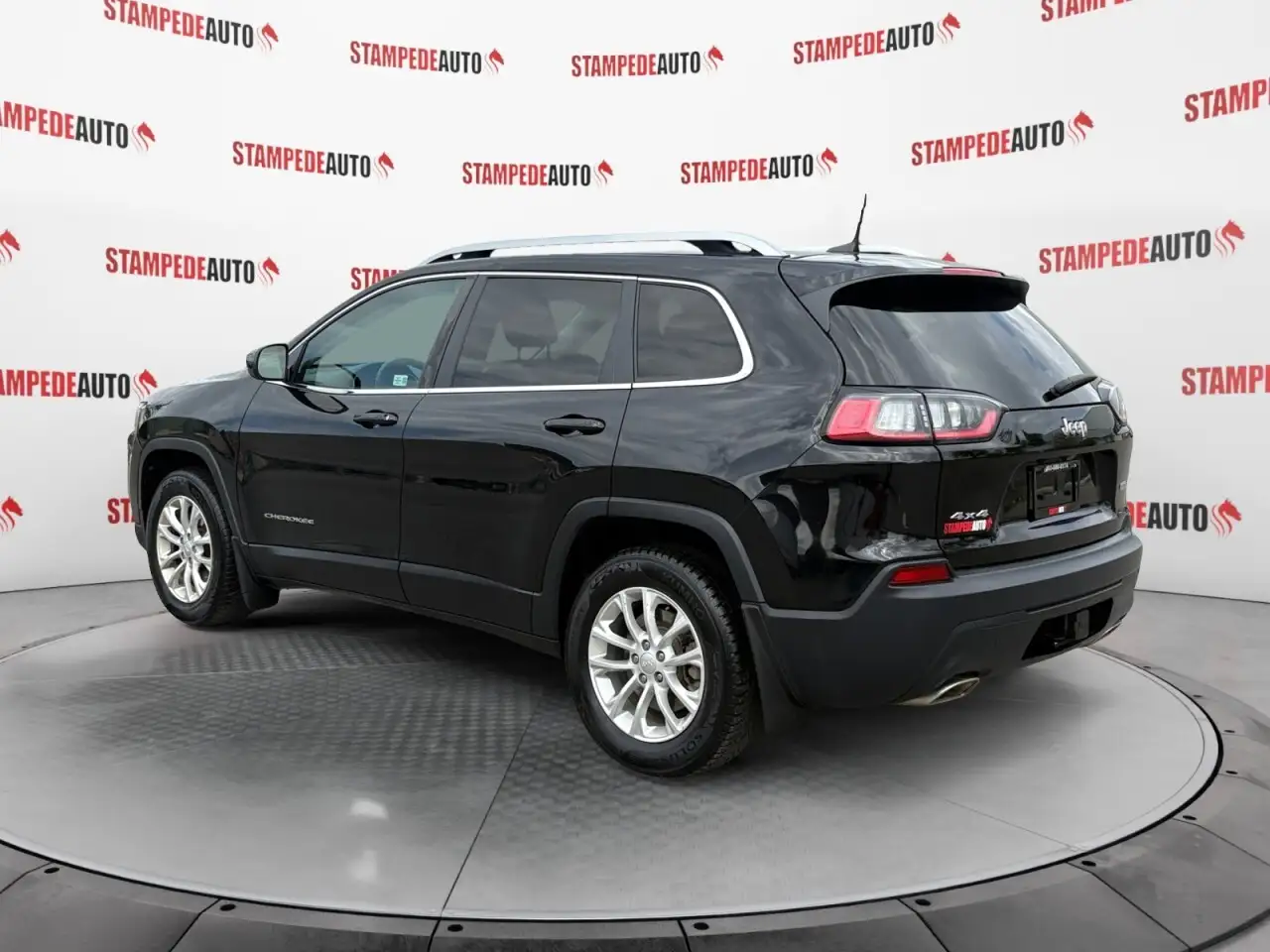 Jeep Cherokee снимка Jeep Cherokee