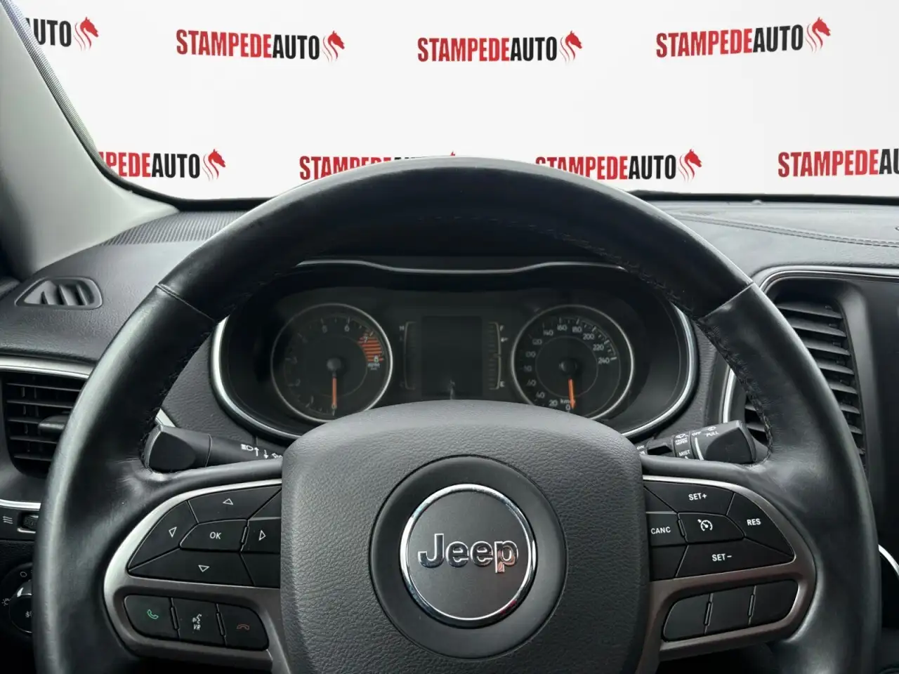 Jeep Cherokee снимка Jeep Cherokee