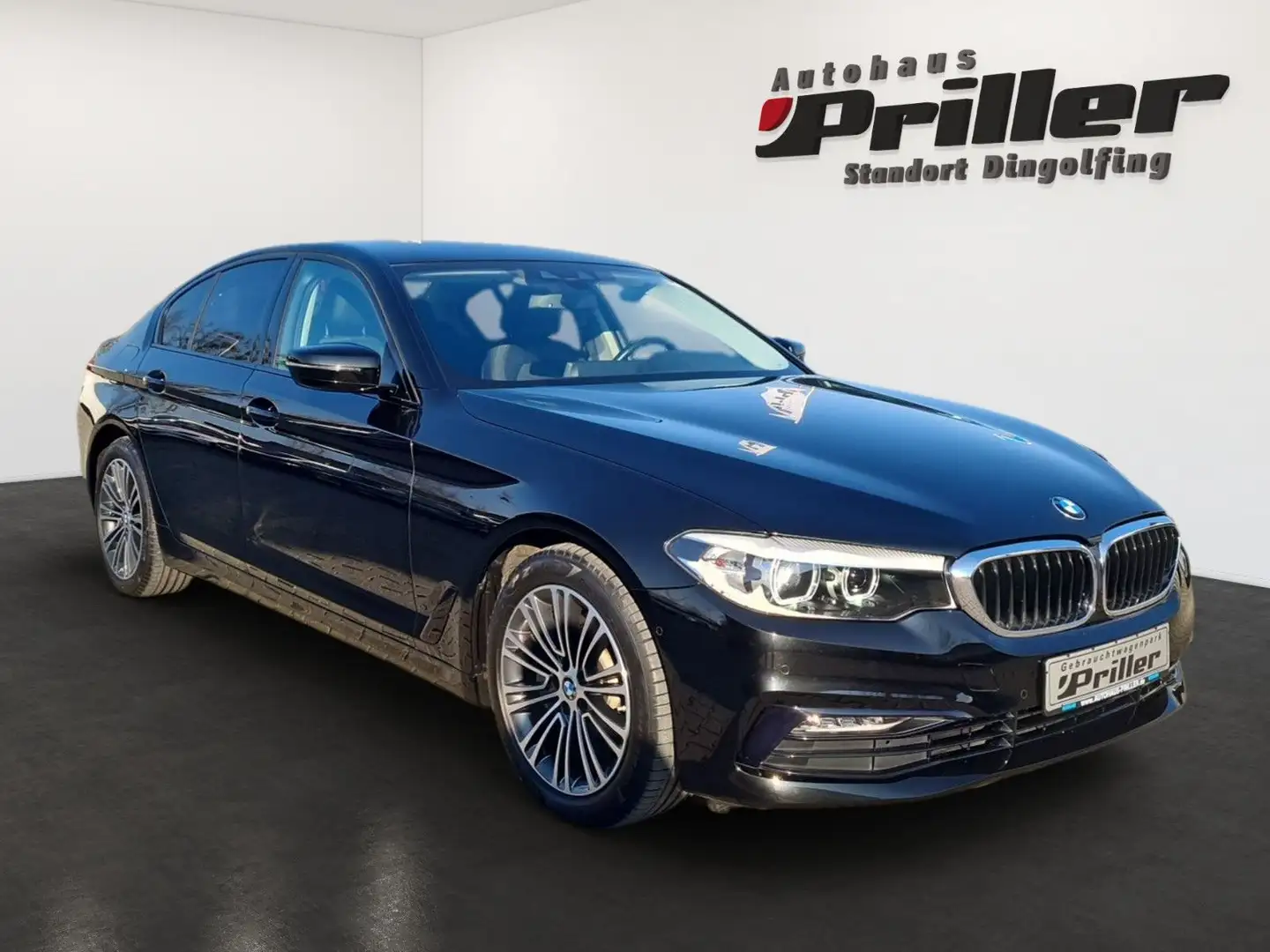 BMW 530 d Lim. Sport Line/NAVI/LED/RTTI/LiveCockpit Schwarz - 2