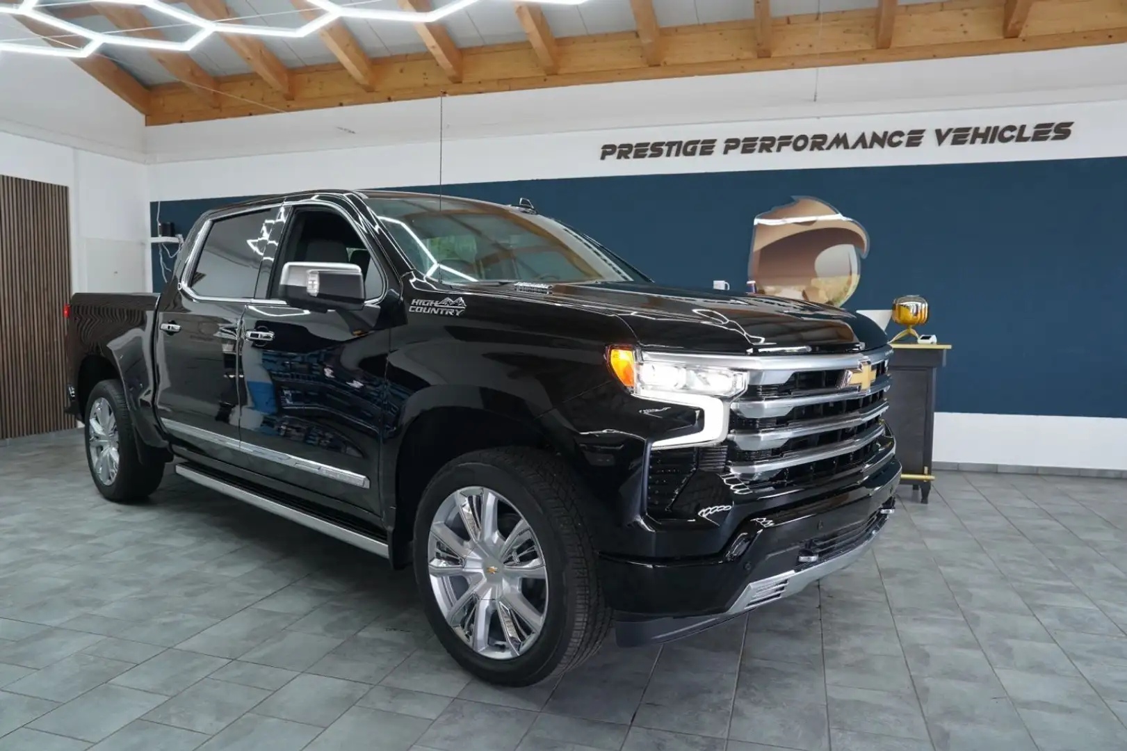 Chevrolet Silverado MY 25 High Country Diesel Schwarz - 1