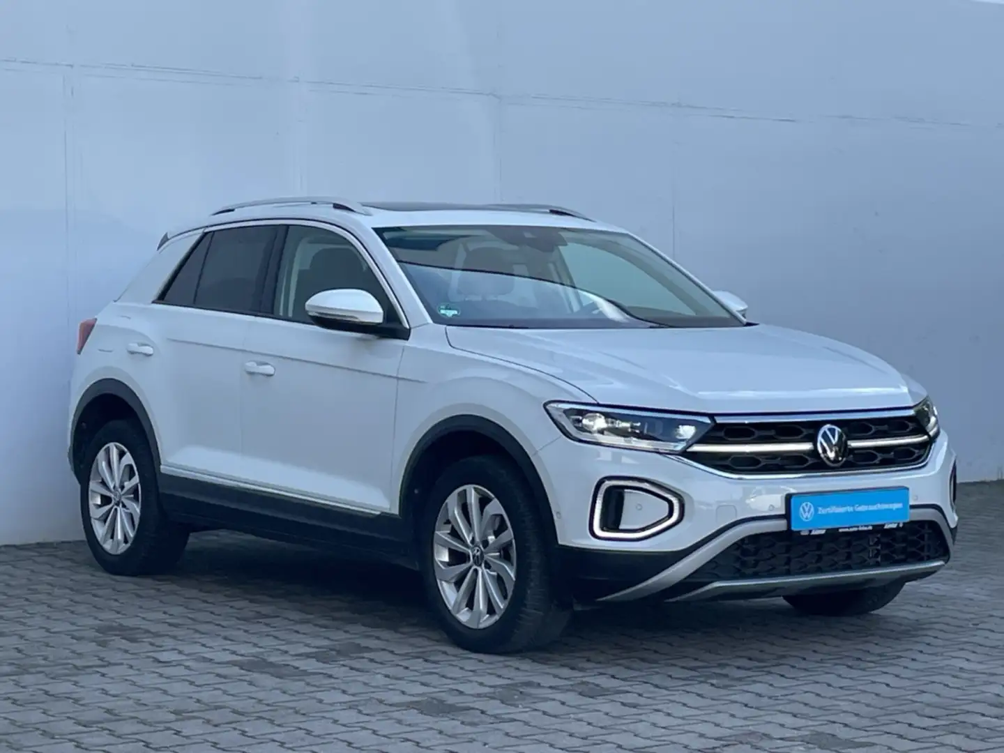 Volkswagen T-Roc 1.5 TSI DSG Style AHK/Kamera/Pano/Navi/ACC/Matrix/ Weiß - 2