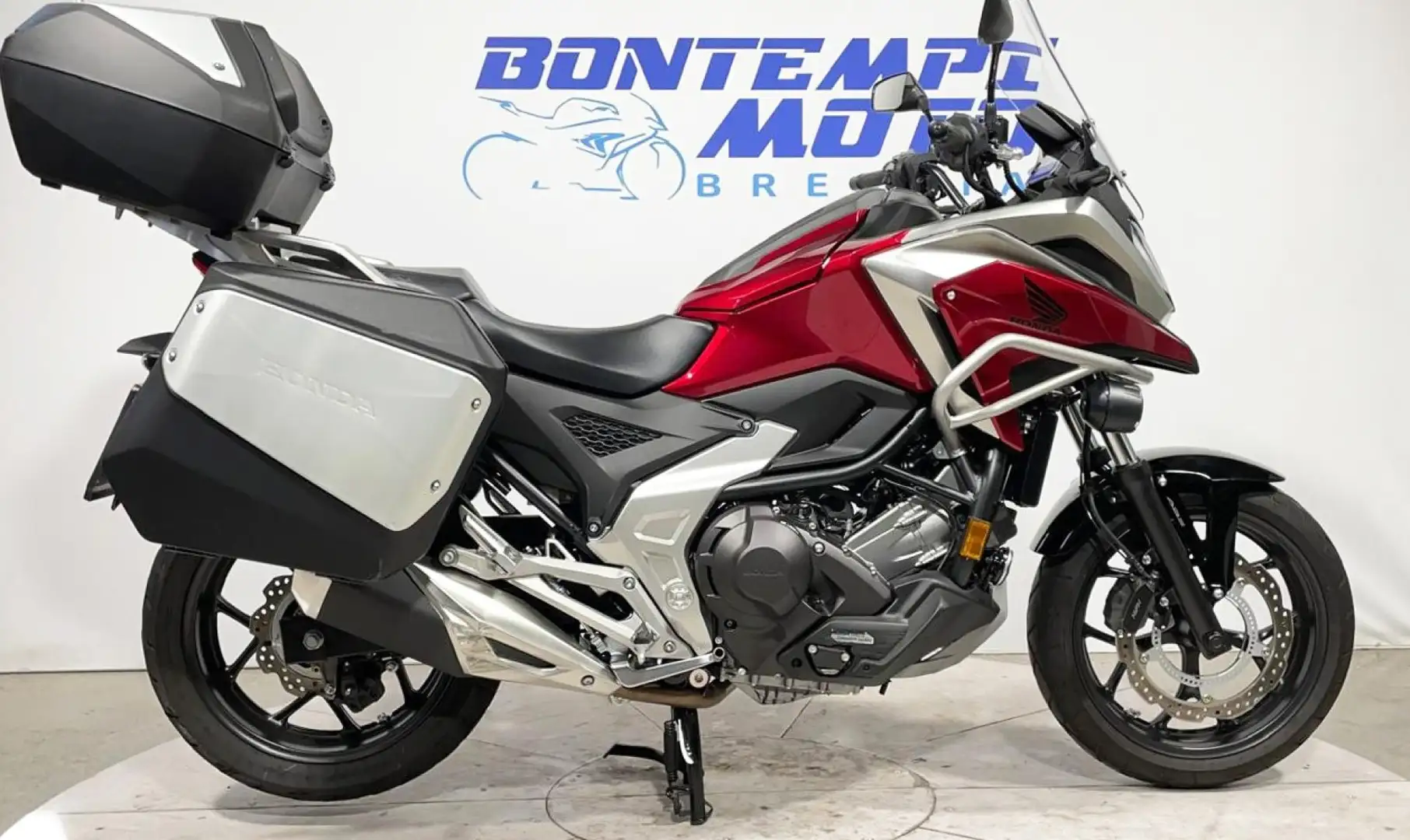Honda NC750X 2023 DTC - SOLO 3000 KM !!! + TRIS VALIGIE Rosso - 1