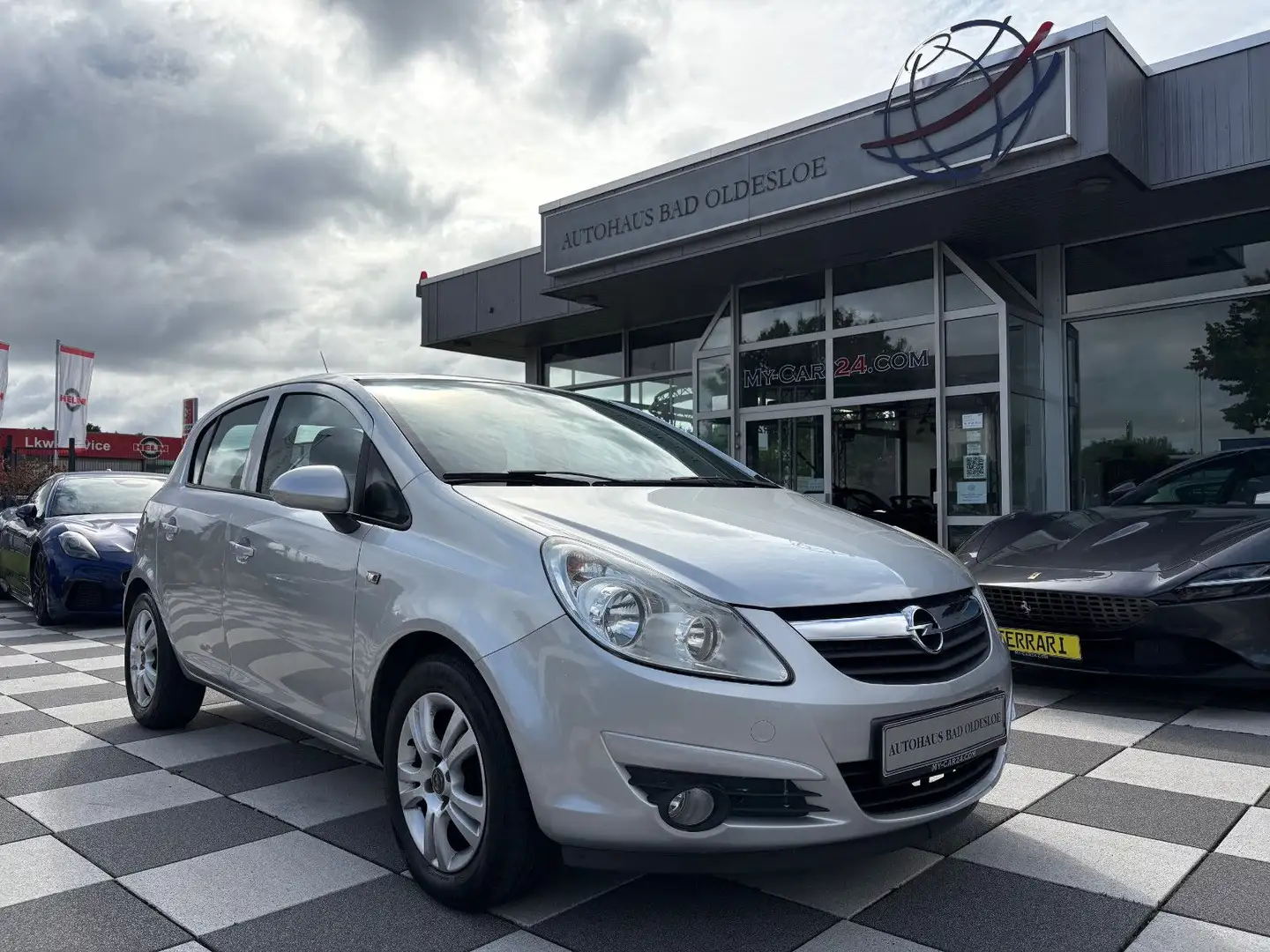 Opel Corsa D Satellite+Klima+Tempomat+Alu+Scheckheft+ Silber - 1