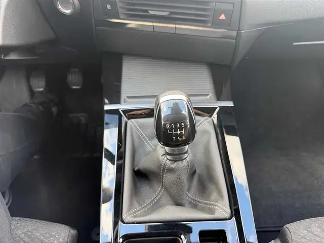 Opel Astra view 14