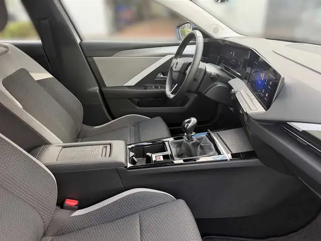 Opel Astra view 17