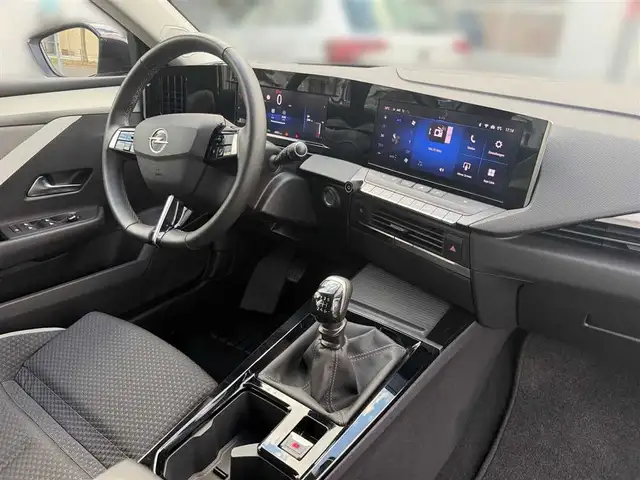 Opel Astra view 18