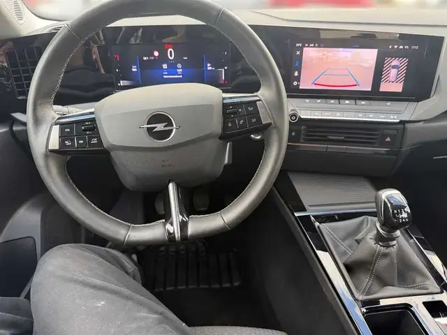 Opel Astra view 9
