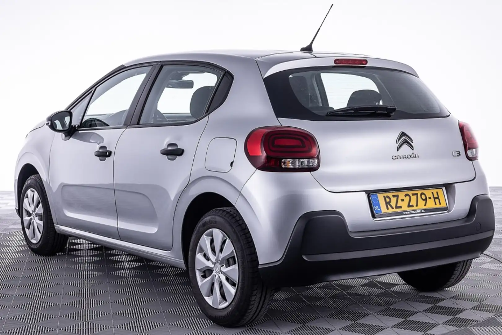 Citroen C3 1.2 PureTech Live Grijs - 2