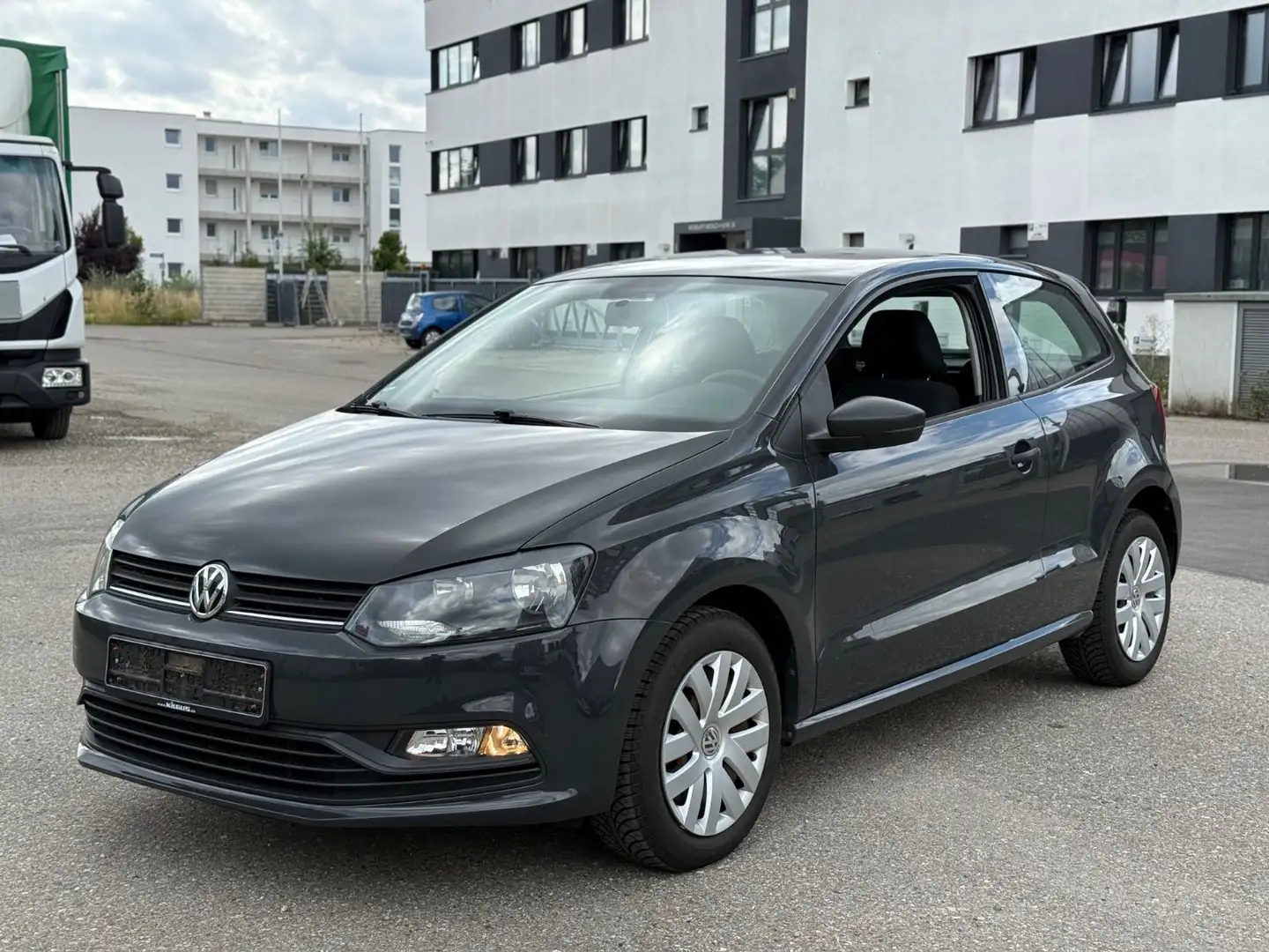 Volkswagen Polo 1.0 Trendline Euro6 TÜV 2027 Gris - 1