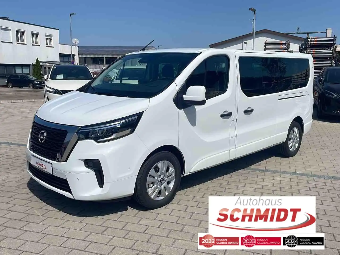 Nissan Primastar Kombi L2H1 Tekna dCi170 Automatik Biały - 1