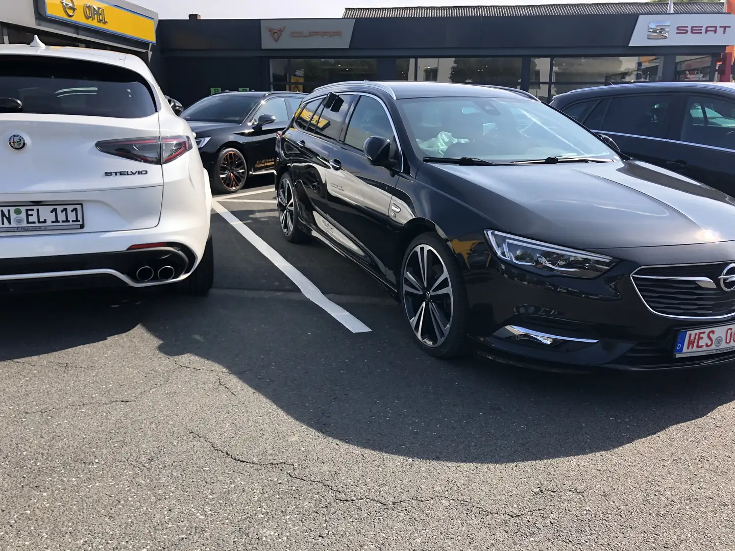 Opel Insignia OPC Innovation 4x4 1 Hand Schwarz - 2