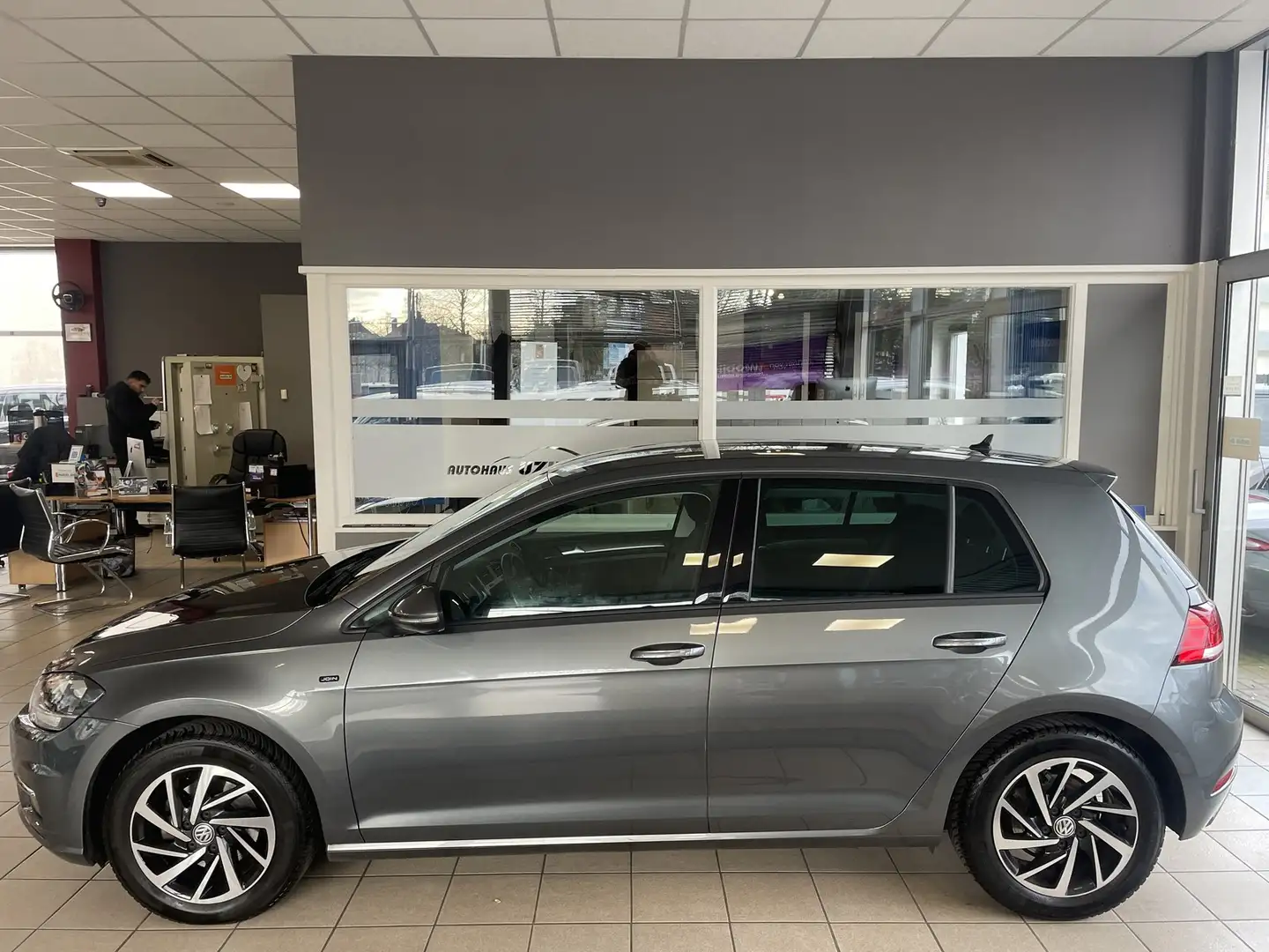 Volkswagen Golf VII Join Navi PDC ab.AHK SHZ Allwetterreife Schwarz - 1