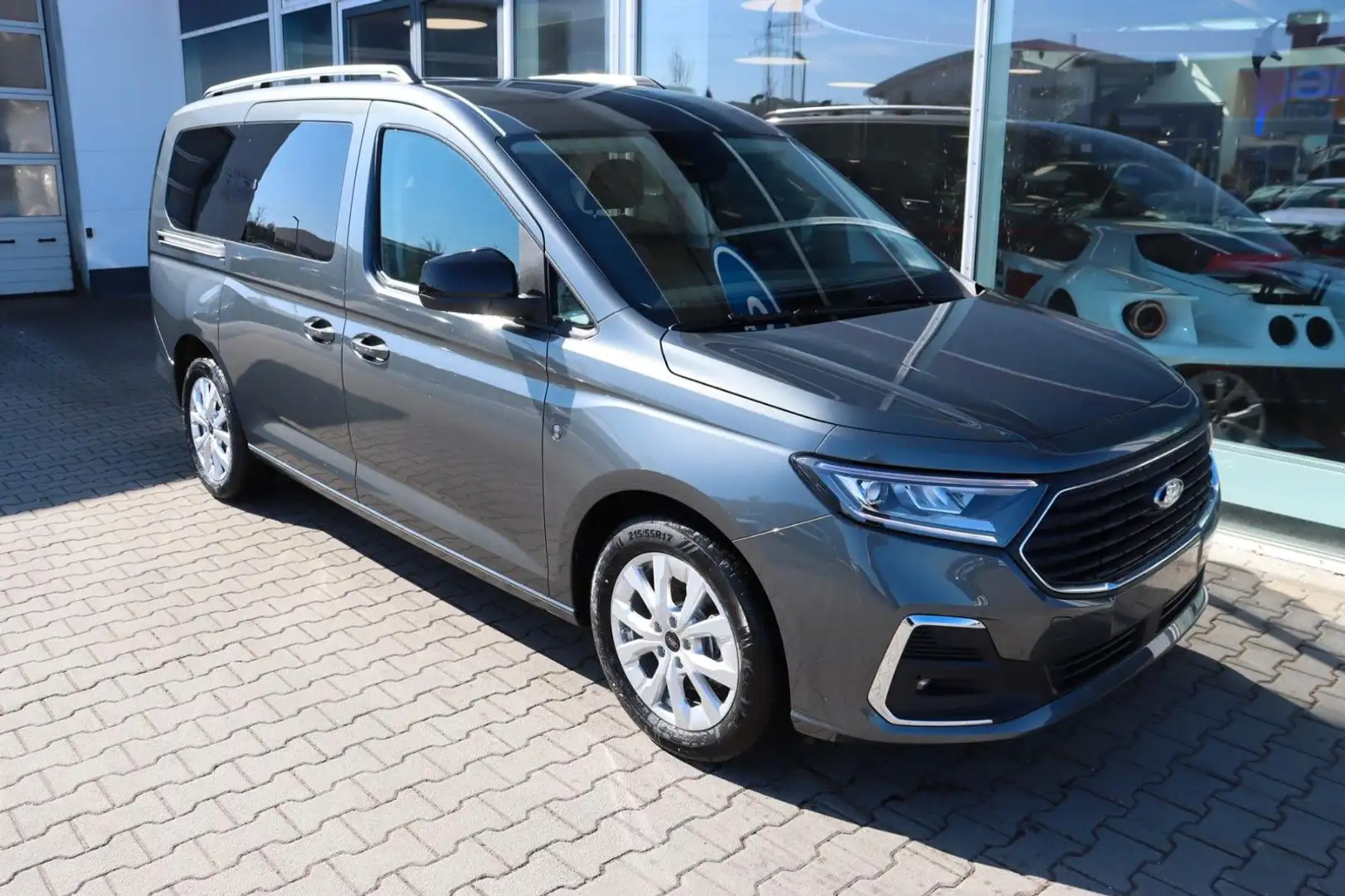Ford Grand Tourneo Connect Titanium 1.5 PHEV 4,99%* Grey - 2