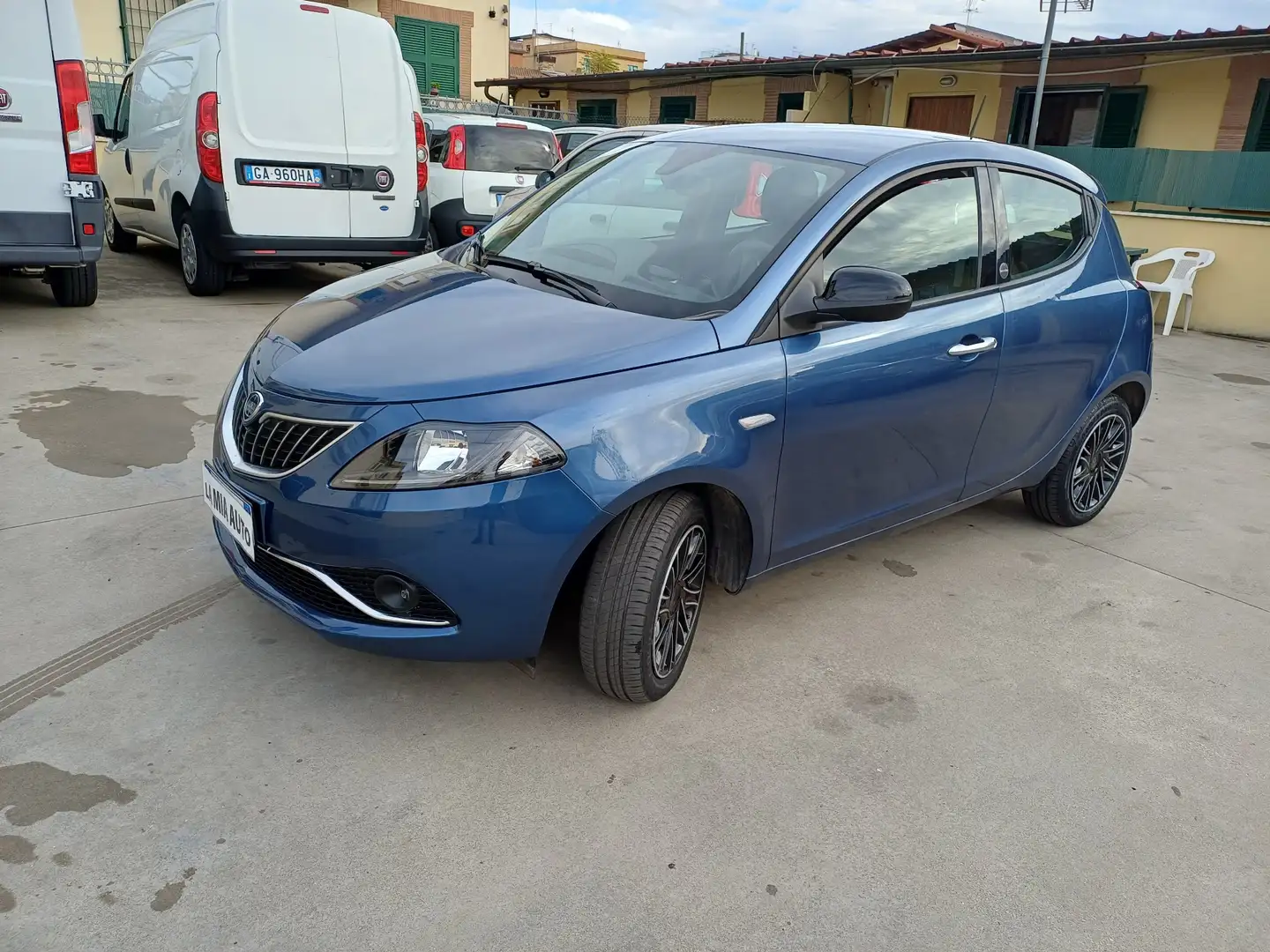 Lancia Ypsilon Ypsilon 1.0 firefly hybrid Gold s Azul - 2